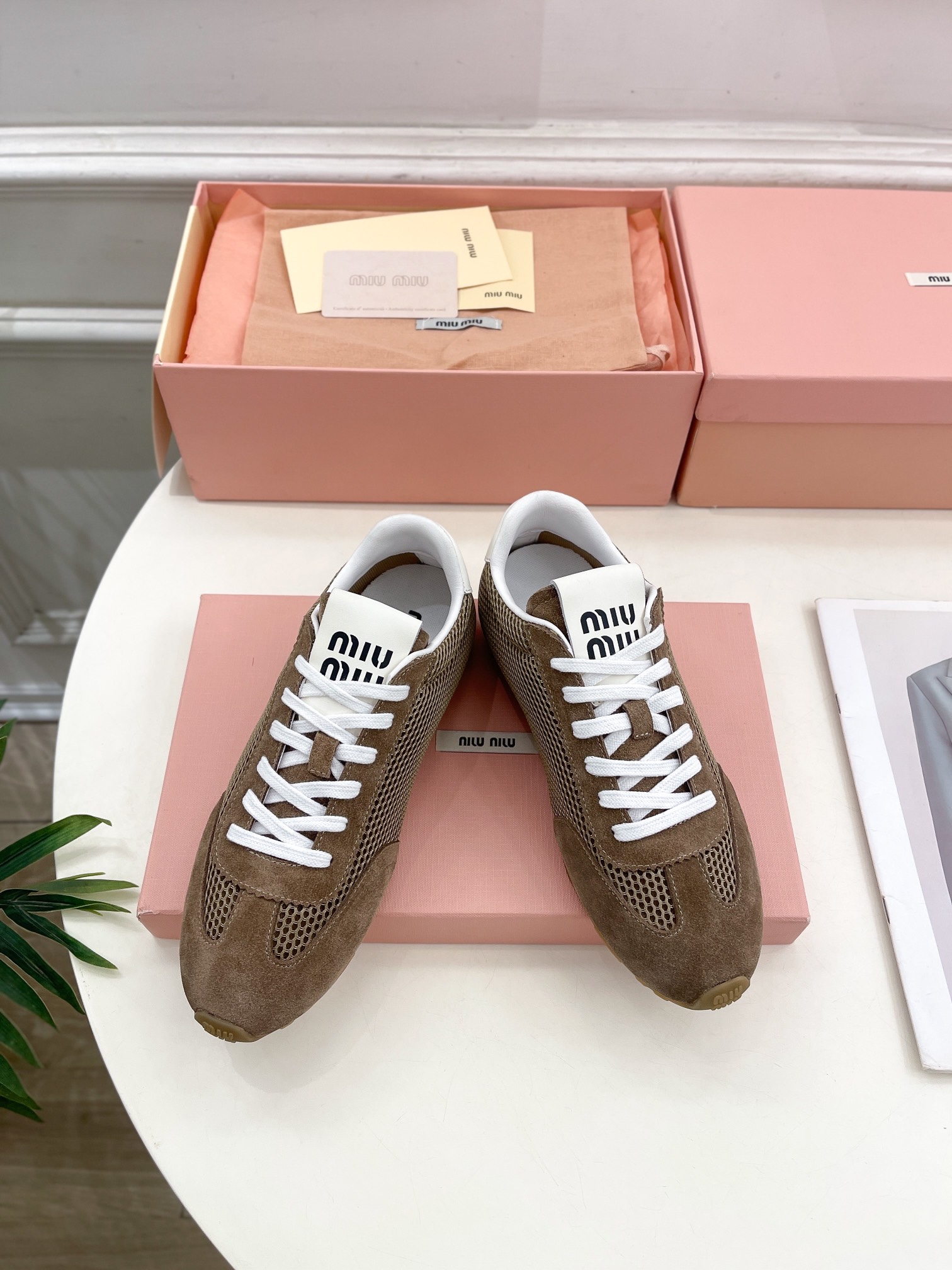 MiuMiu缪缪252025早春新品专柜主打最新走秀款网面德训休闲鞋火爆上新！缪家高货顶级工艺打造精品质