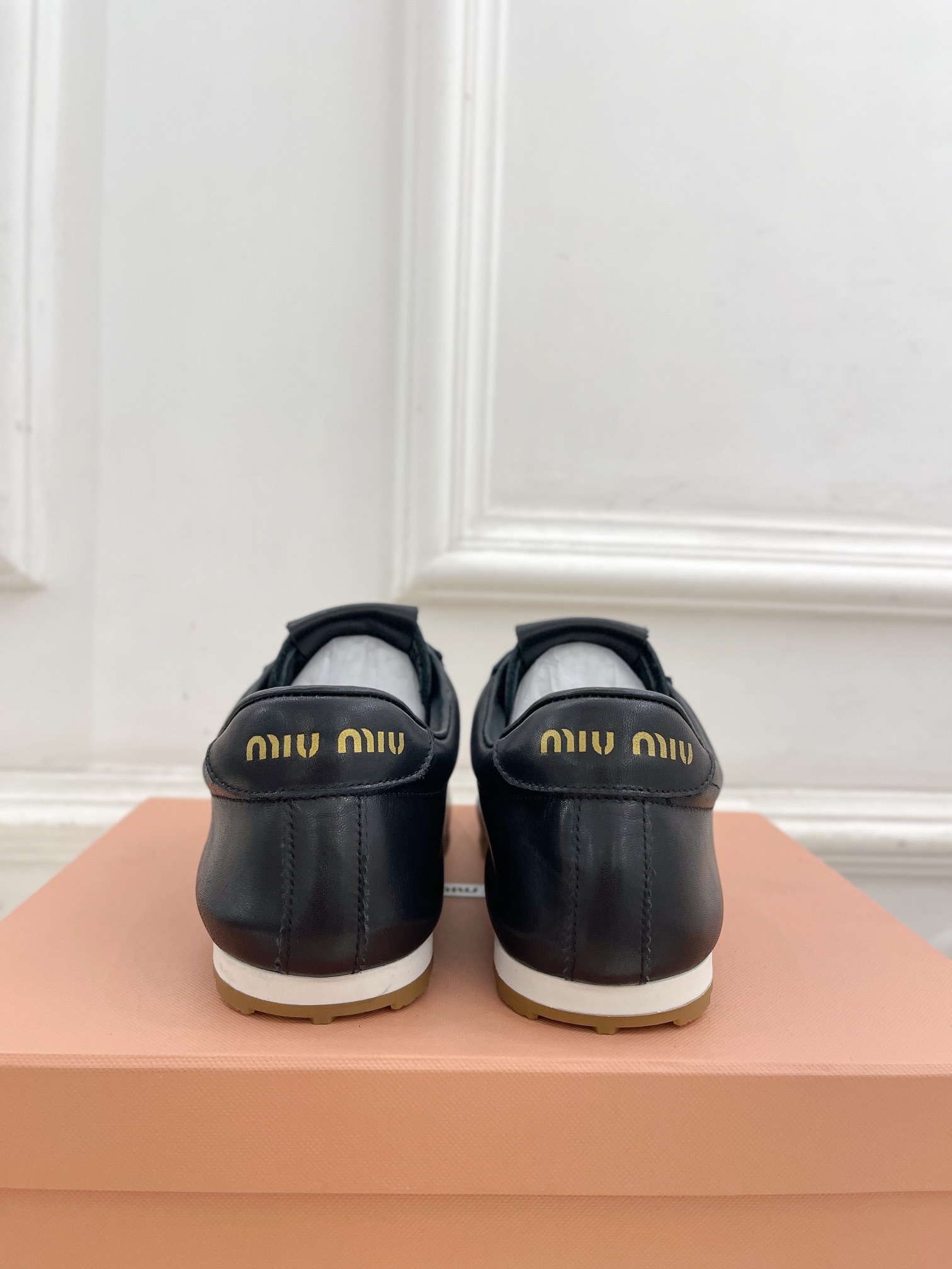 Miu Miu | 缪缪  25𝐬𝐬

🖤2025早春新品 专柜主打最新走秀款 Plume Nappa德