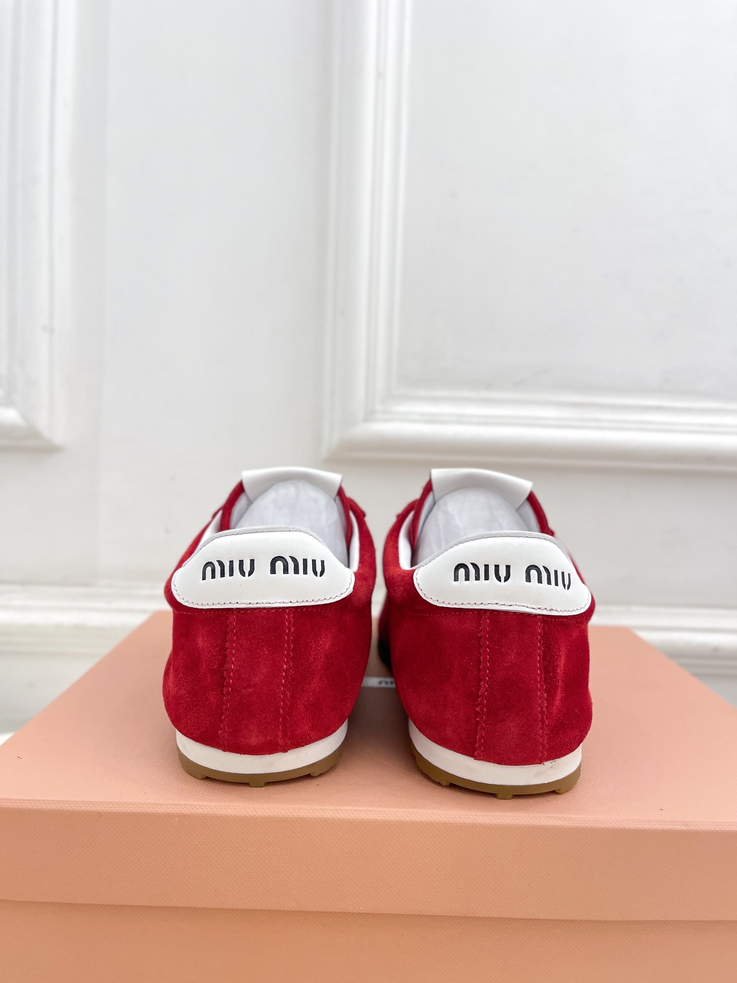 Miu Miu | 缪缪  25𝐬𝐬

🖤2025早春新品 专柜主打最新走秀款 Plume Nappa德