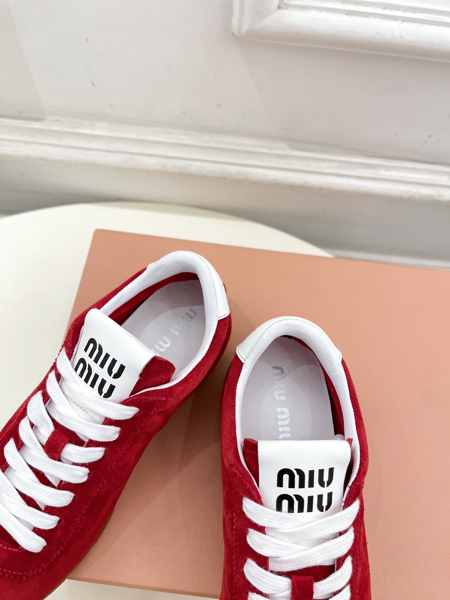 Miu Miu | 缪缪  25𝐬𝐬

🖤2025早春新品 专柜主打最新走秀款 Plume Nappa德