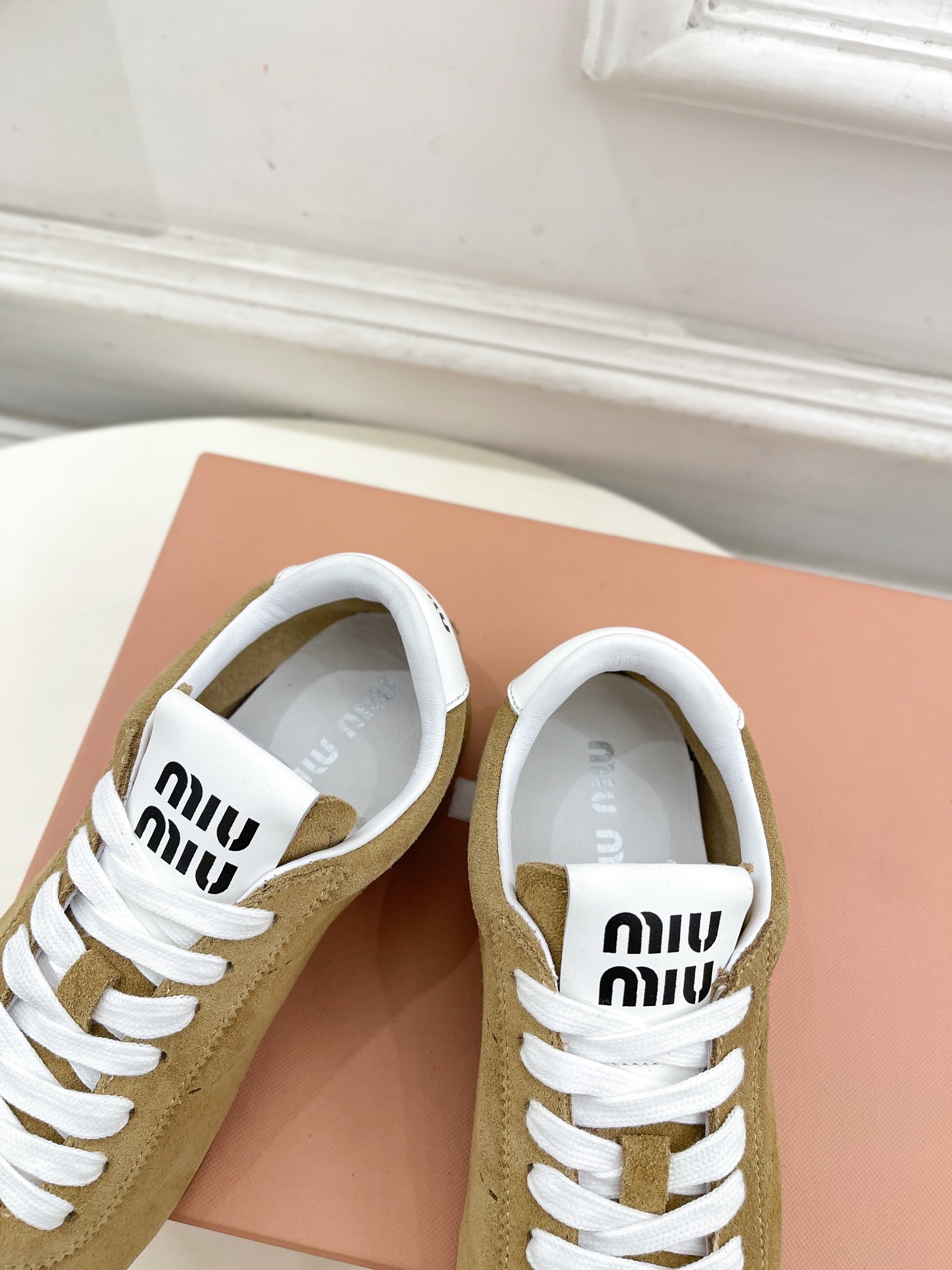 Miu Miu | 缪缪  25𝐬𝐬

🖤2025早春新品 专柜主打最新走秀款 Plume Nappa德