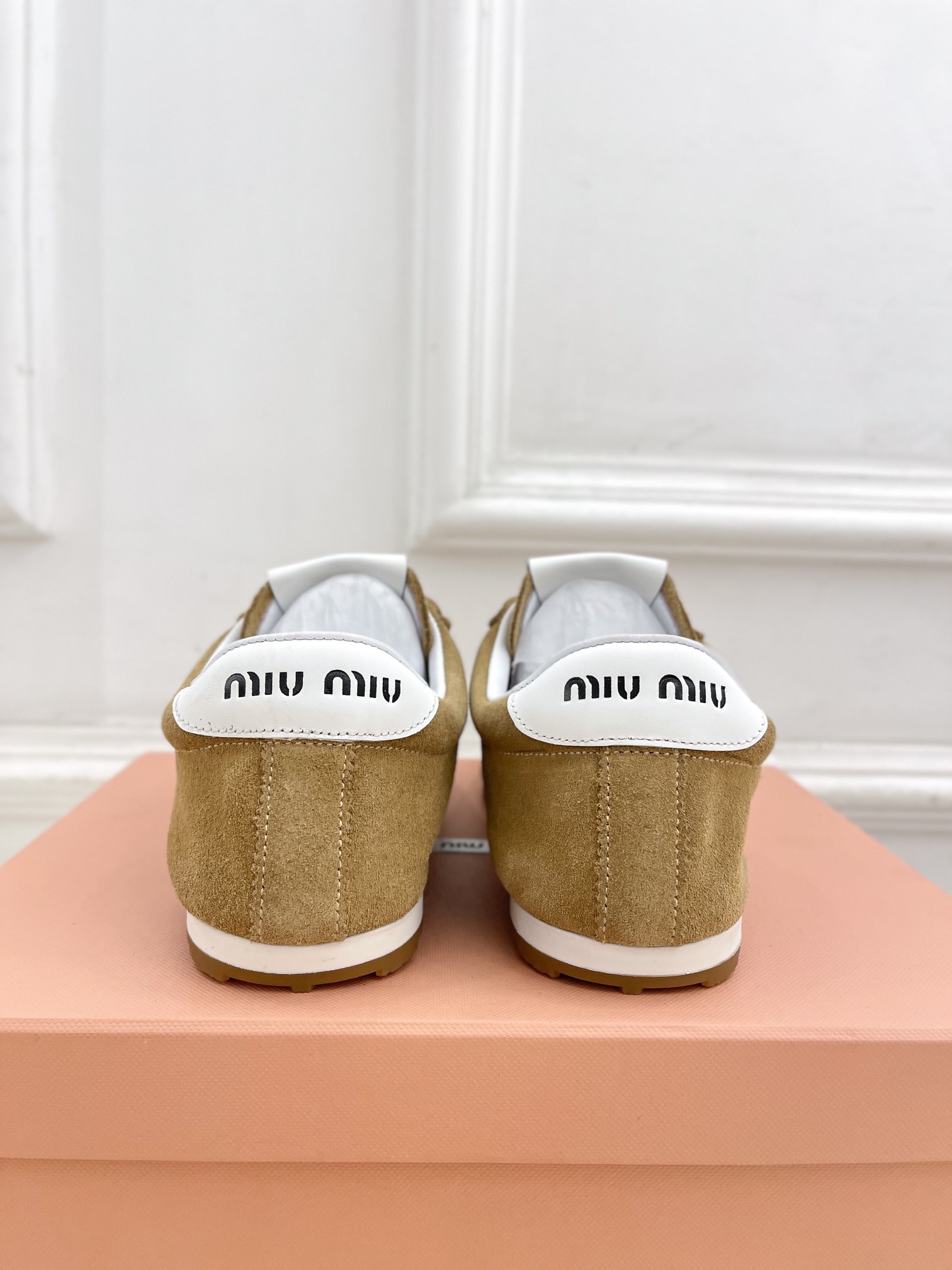 Miu Miu | 缪缪  25𝐬𝐬

🖤2025早春新品 专柜主打最新走秀款 Plume Nappa德