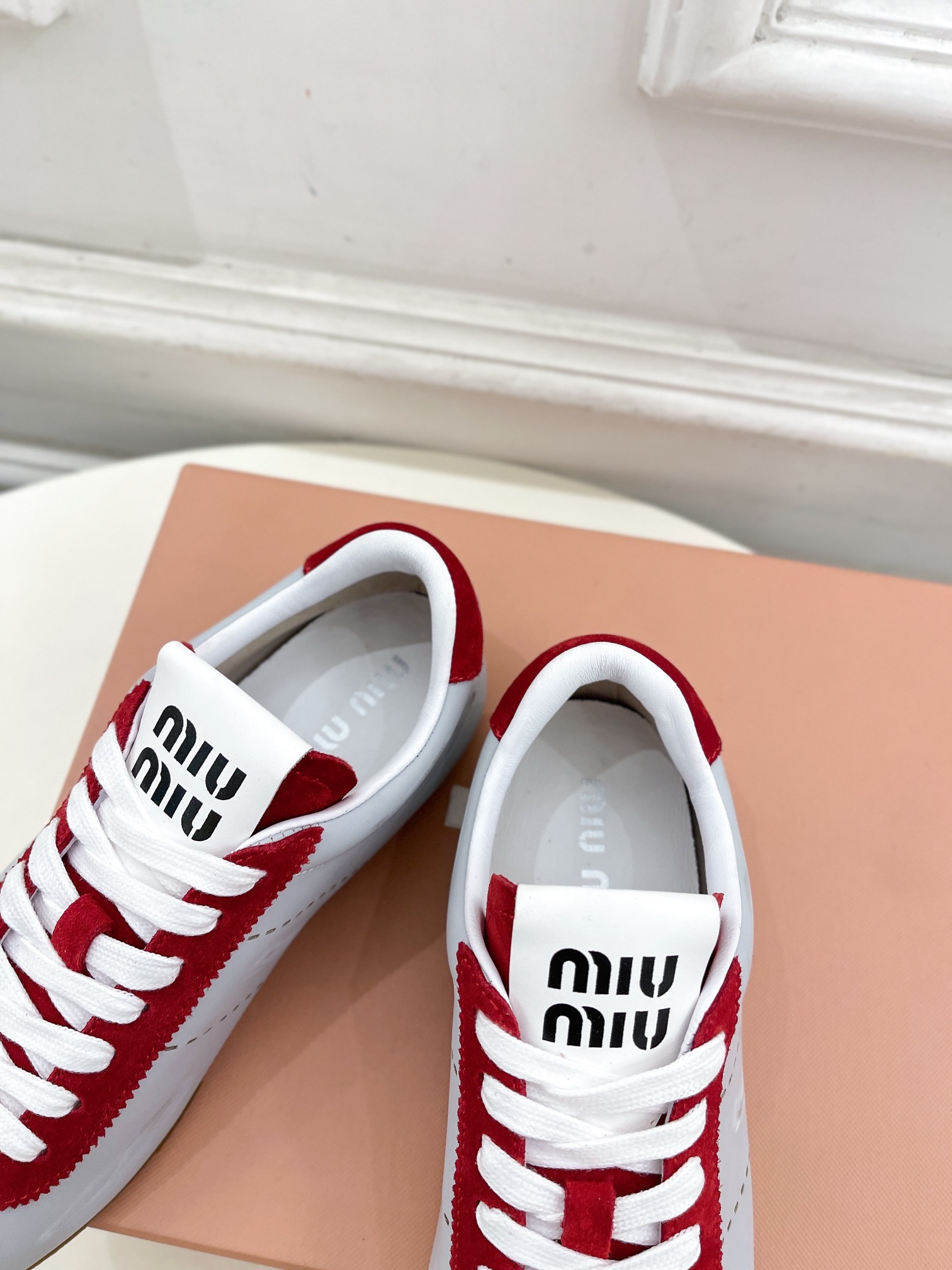 Miu Miu | 缪缪  25𝐬𝐬

🖤2025早春新品 专柜主打最新走秀款 Plume Nappa德