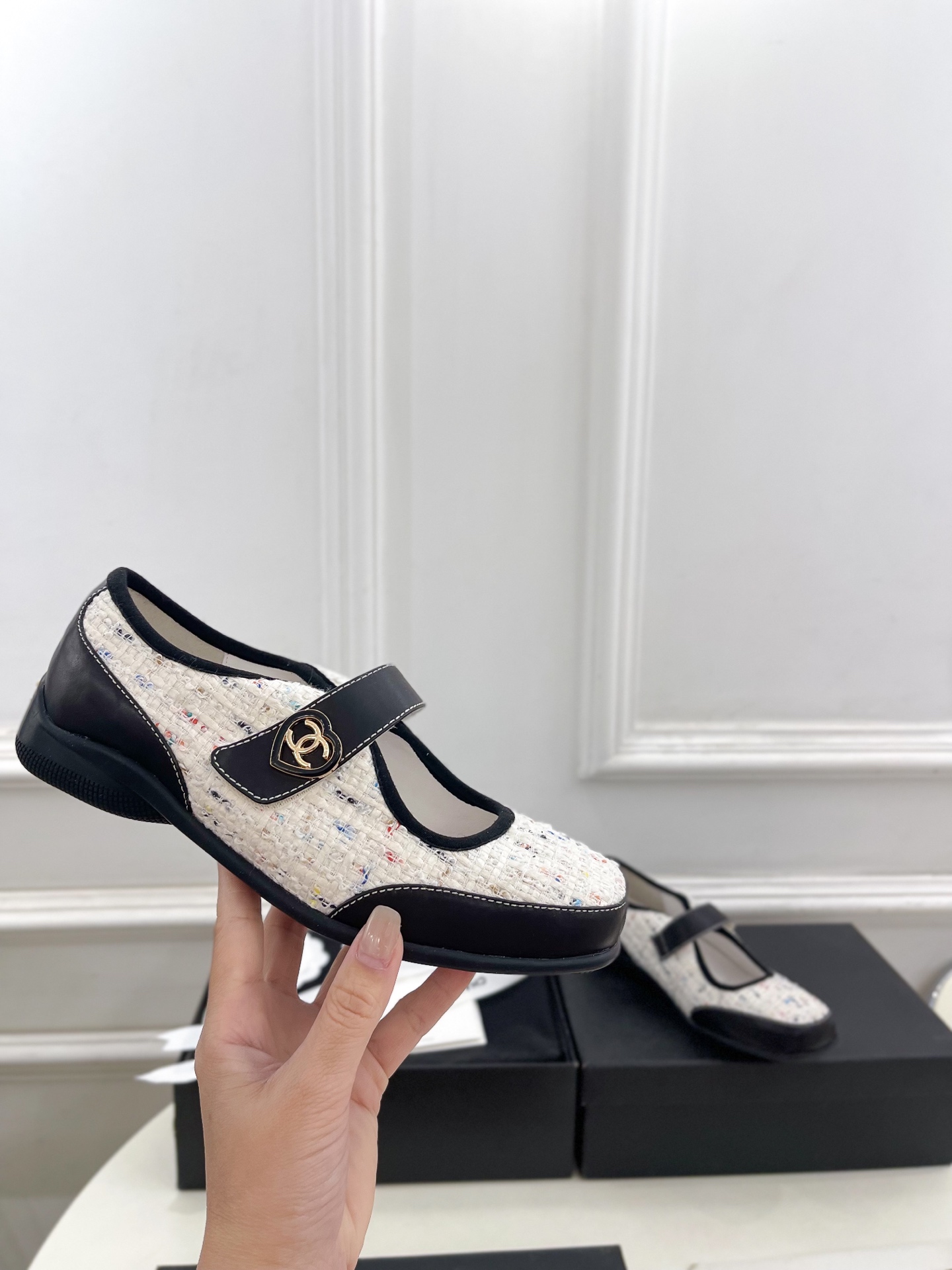 𝐂𝐇𝐀𝐍𝐄𝐋  | 小香  25𝐬𝐬 

🦋2025 春夏新品  专柜经典款 小香双C休闲玛丽珍鞋系列上