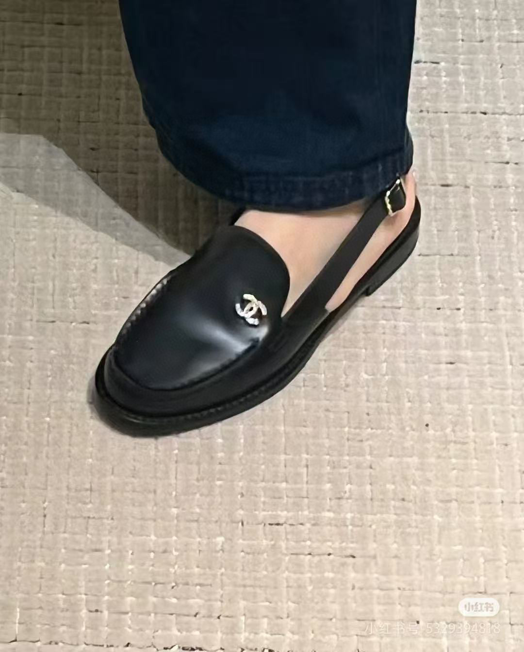 NO:228325,Demonstration of foot fitting, loafers, sandals, loafers, sandals19860909上脚搭配示范,乐福鞋凉鞋,loafers,sandals,Women's Shoes