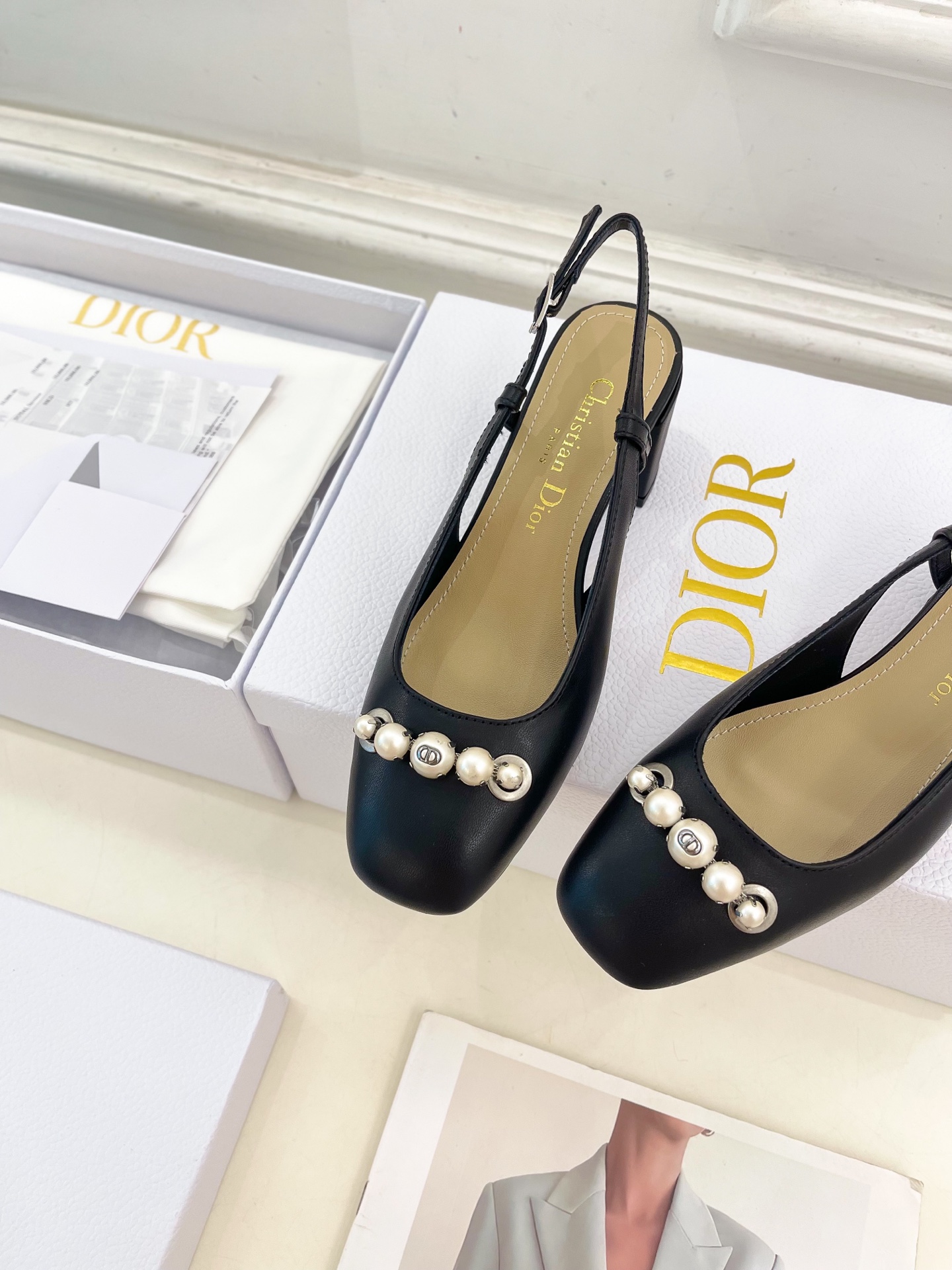 Dior |  迪奥  25𝐬𝐬 

🧡💚2025早春新品 顶级版本⚠️
专柜主打新款Dior Pari