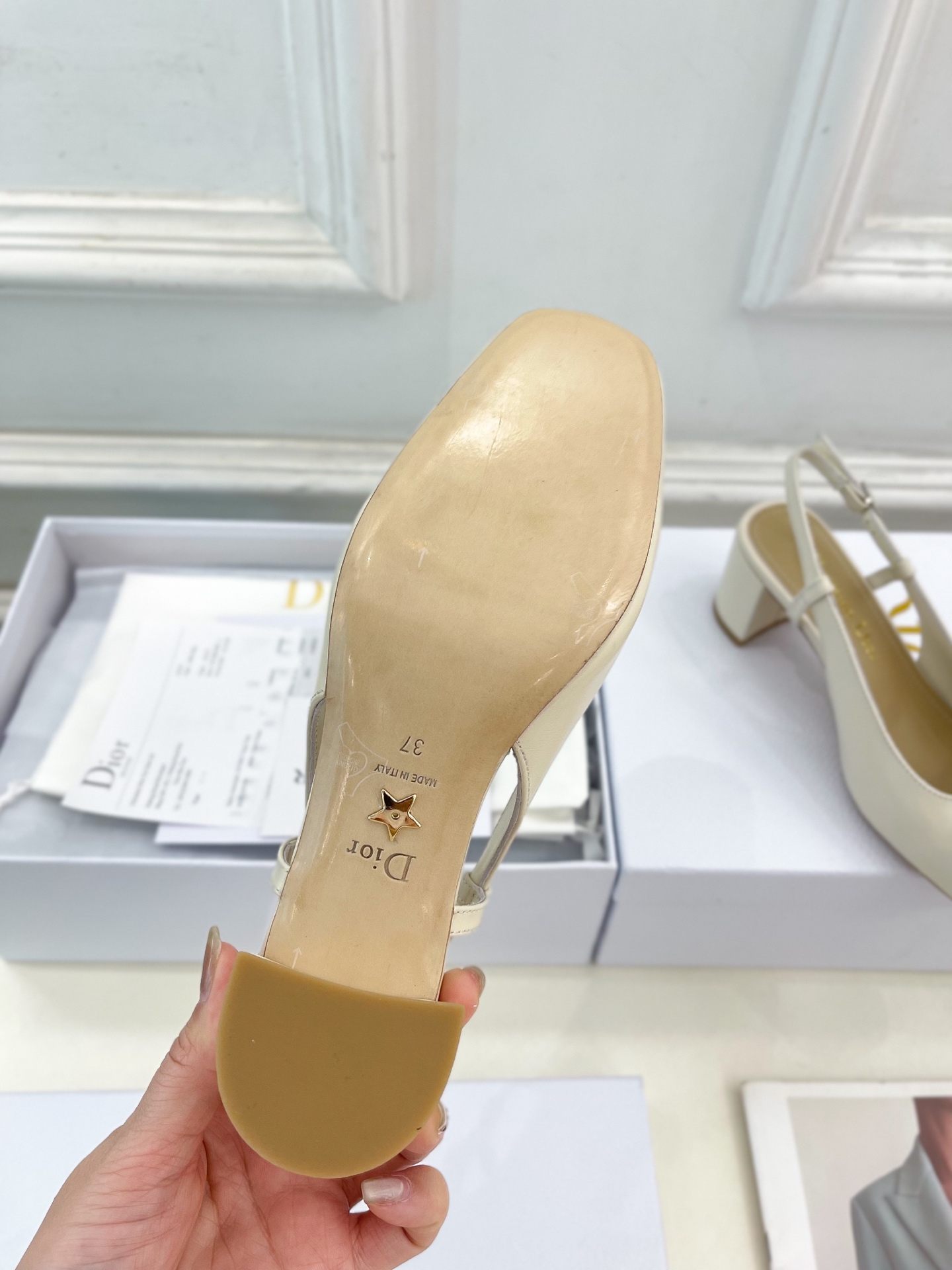 Dior |  迪奥  25𝐬𝐬 

🧡💚2025早春新品 顶级版本⚠️
专柜主打新款Dior Pari