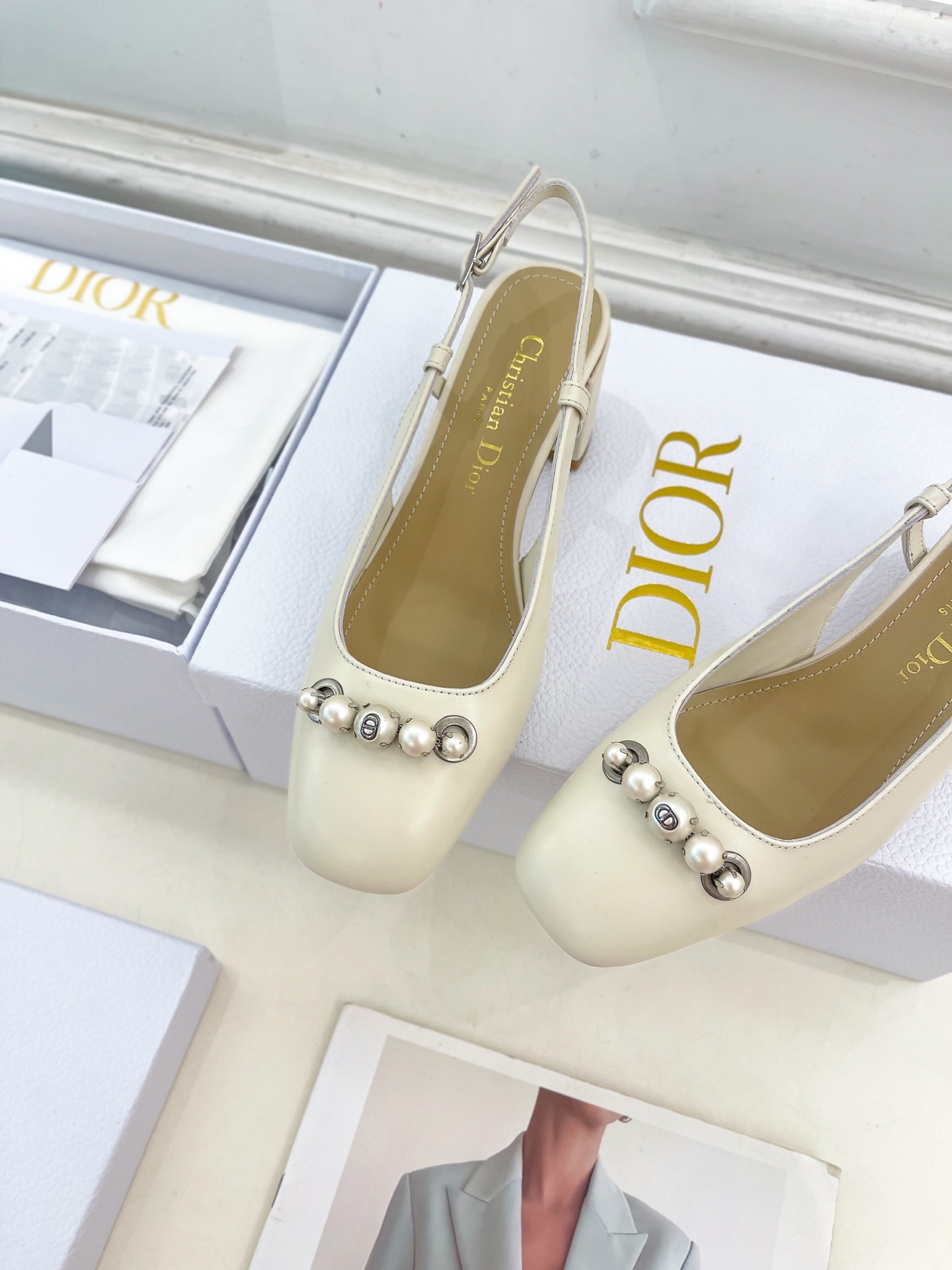 Dior |  迪奥  25𝐬𝐬 

🧡💚2025早春新品 顶级版本⚠️
专柜主打新款Dior Pari