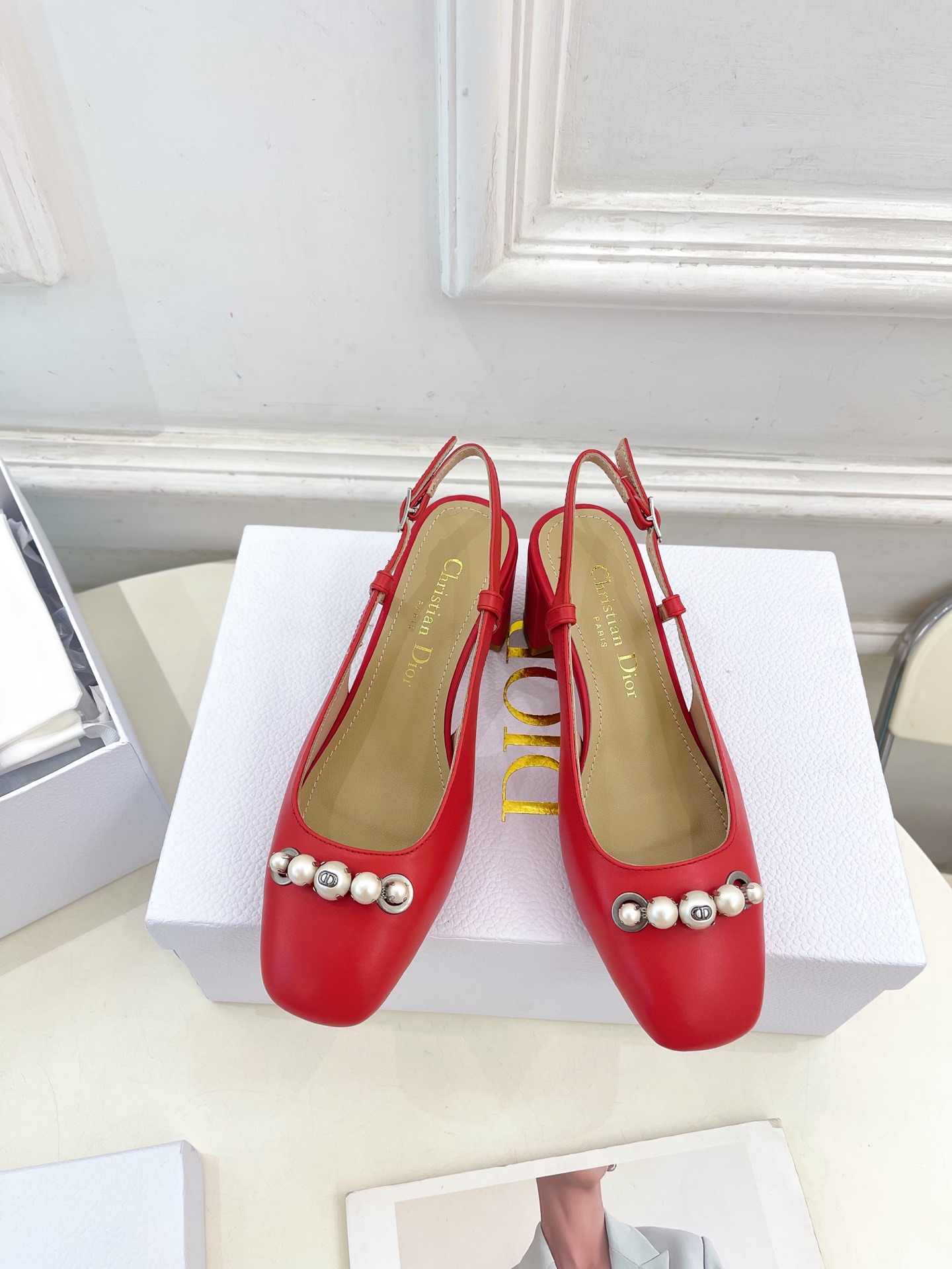 Dior |  迪奥  25𝐬𝐬 

🧡💚2025早春新品 顶级版本⚠️
专柜主打新款Dior Pari