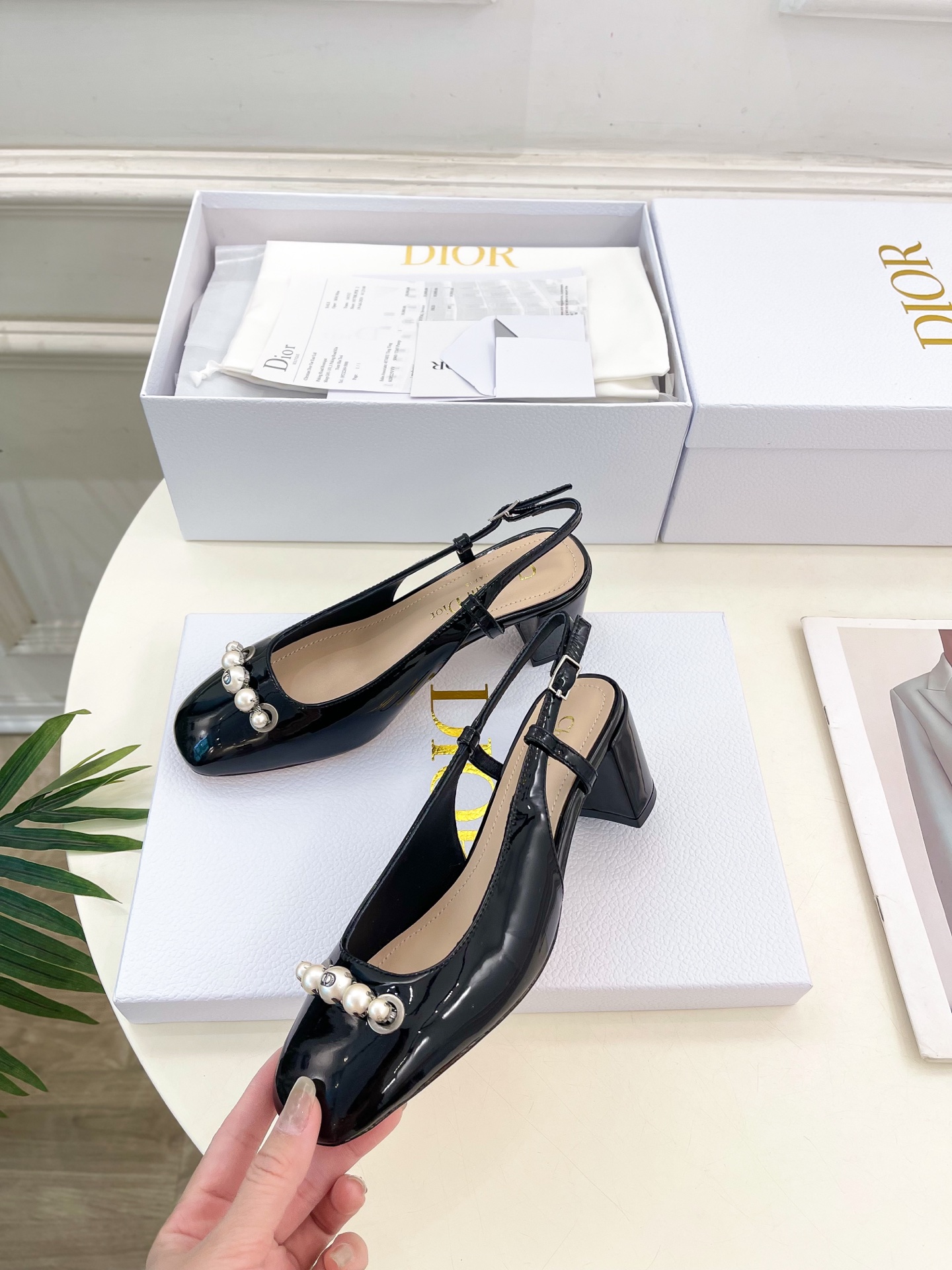 Dior |  迪奥  25𝐬𝐬 

🧡💚2025早春新品 顶级版本⚠️
专柜主打新款Dior Pari