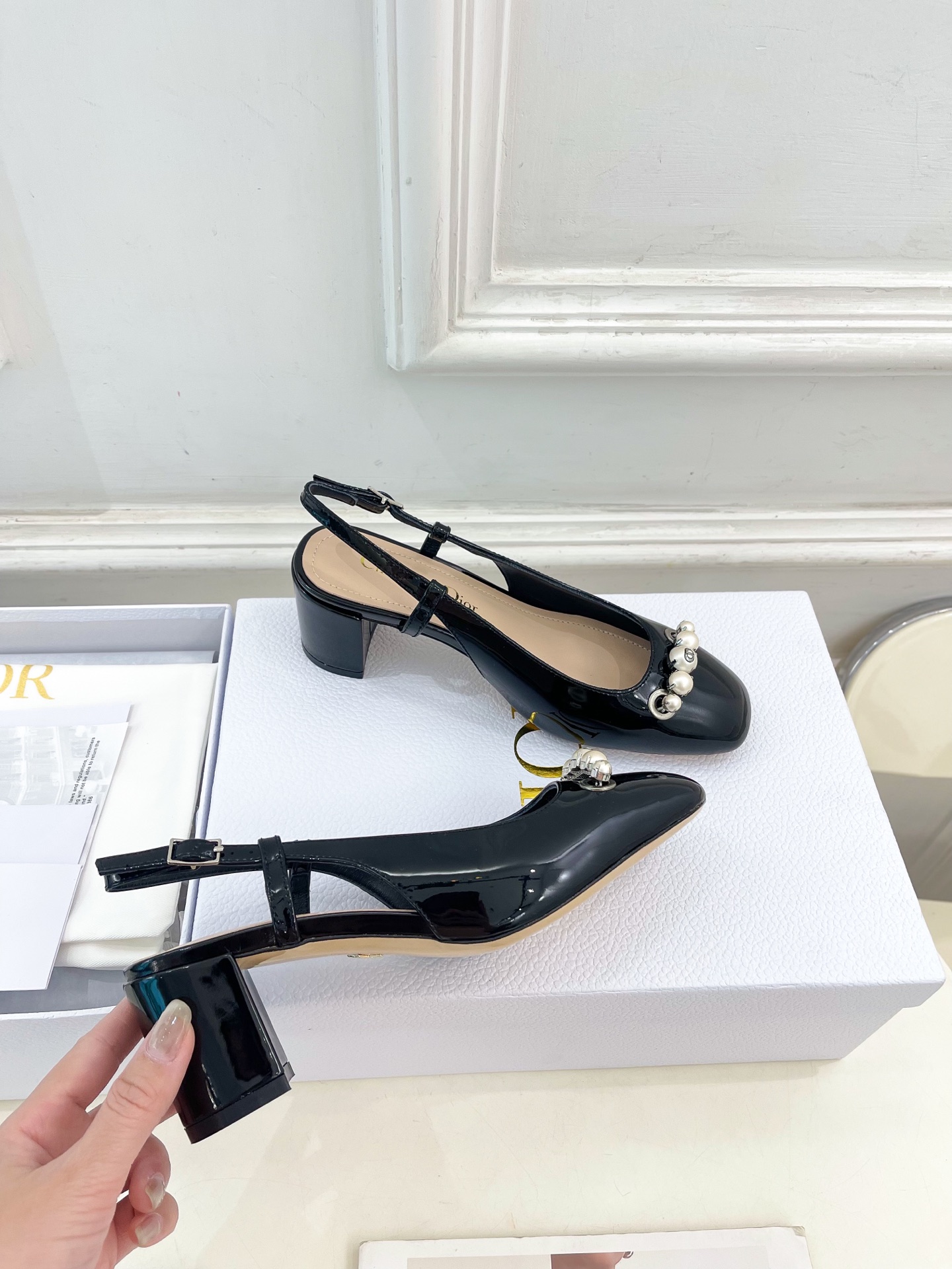 Dior |  迪奥  25𝐬𝐬 

🧡💚2025早春新品 顶级版本⚠️
专柜主打新款Dior Pari
