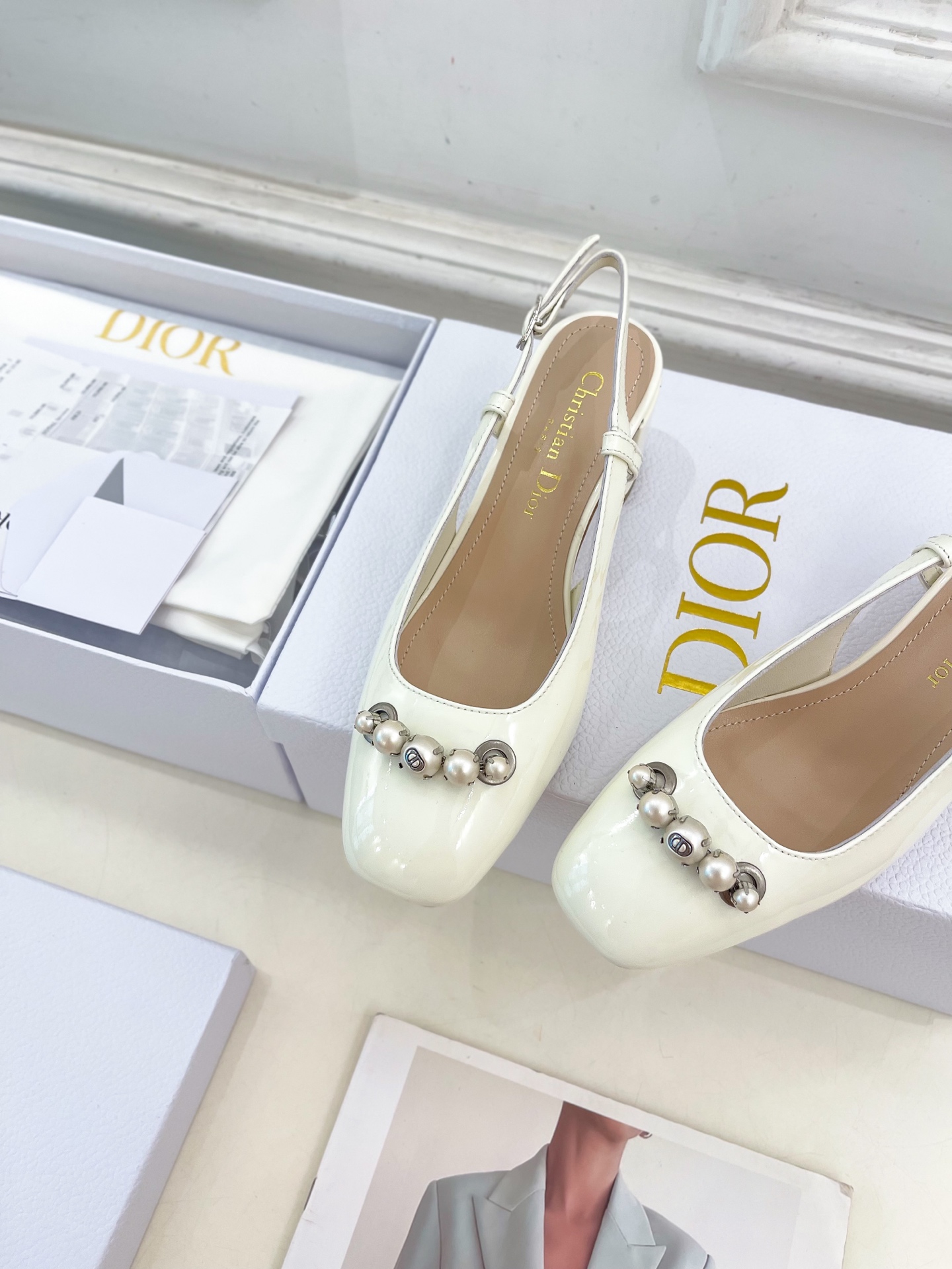 Dior |  迪奥  25𝐬𝐬 

🧡💚2025早春新品 顶级版本⚠️
专柜主打新款Dior Pari