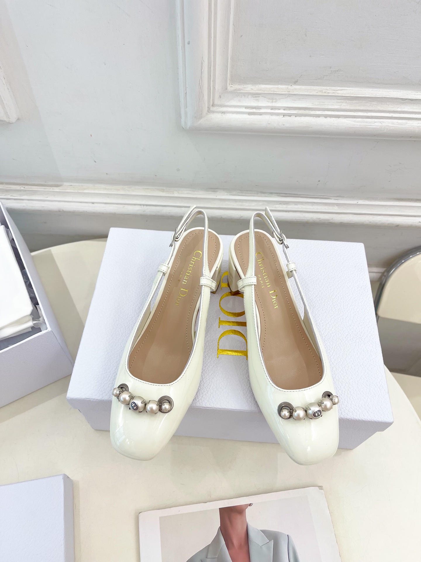 Dior |  迪奥  25𝐬𝐬 

🧡💚2025早春新品 顶级版本⚠️
专柜主打新款Dior Pari
