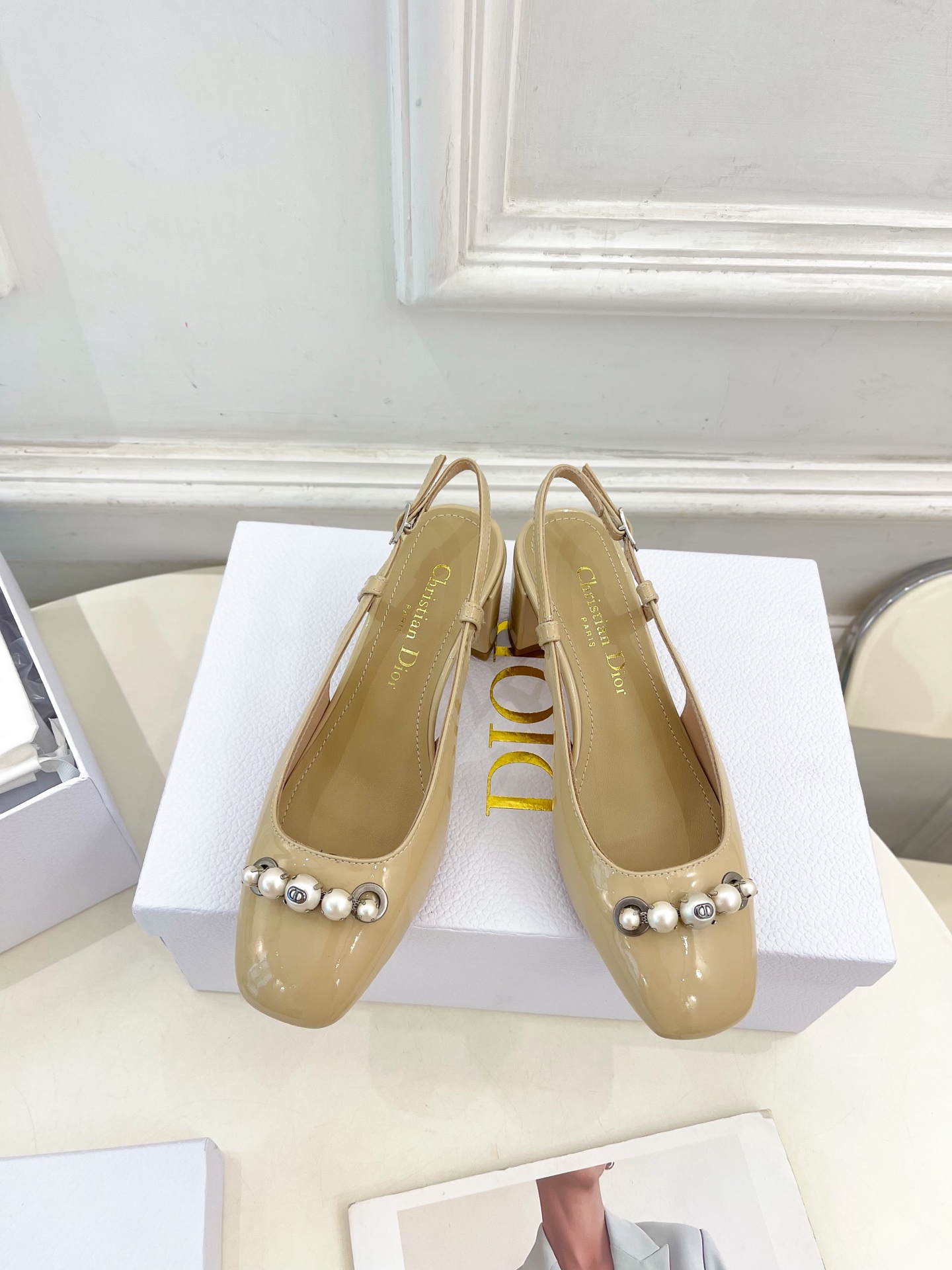 Dior |  迪奥  25𝐬𝐬 

🧡💚2025早春新品 顶级版本⚠️
专柜主打新款Dior Pari