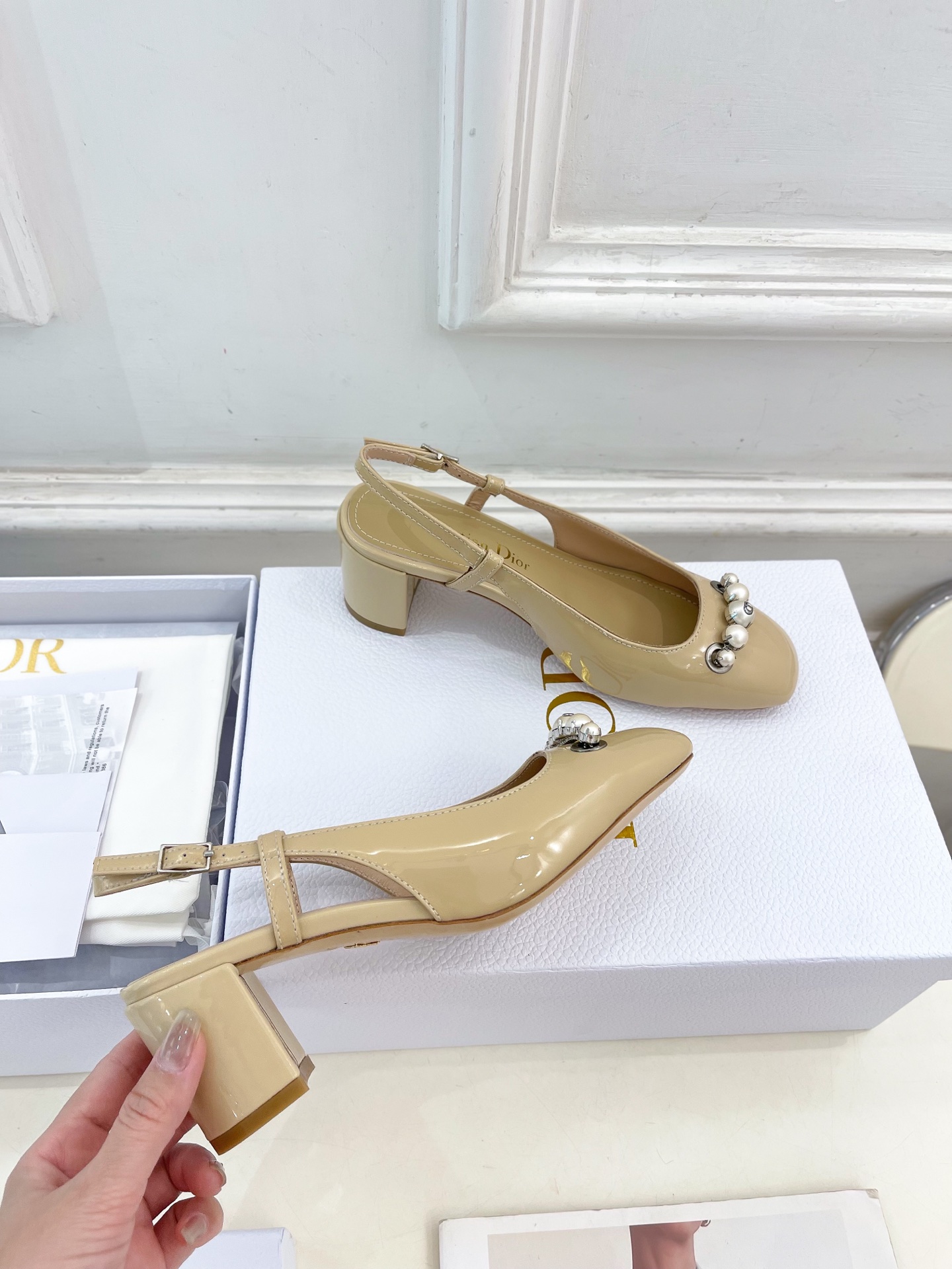 Dior |  迪奥  25𝐬𝐬 

🧡💚2025早春新品 顶级版本⚠️
专柜主打新款Dior Pari