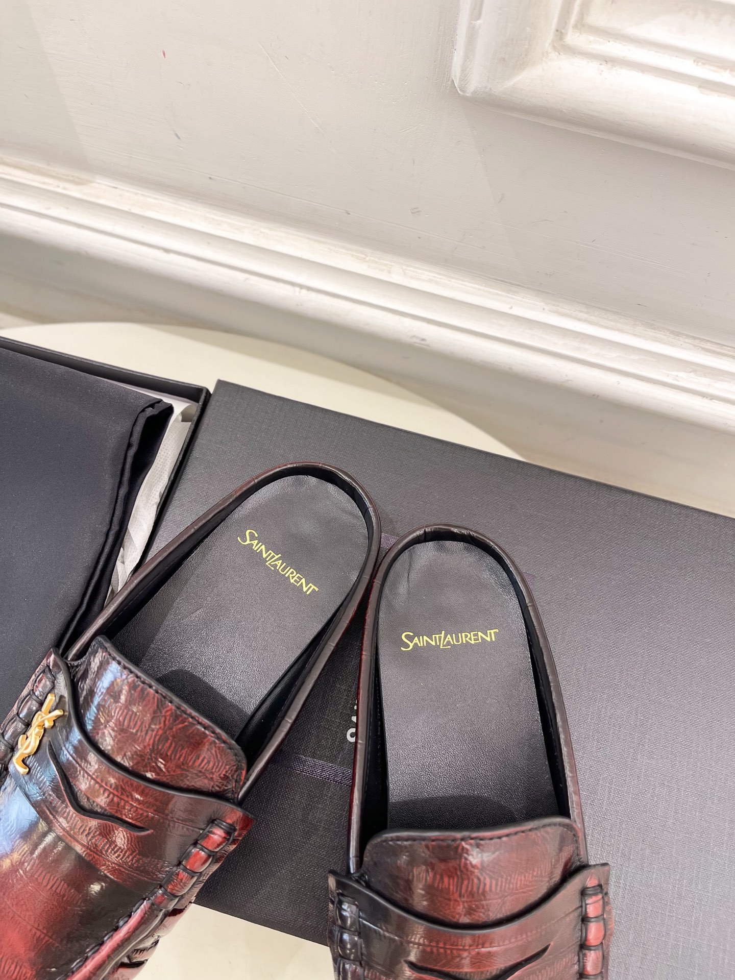 SAIN*LAURENT  圣罗兰 2025早春新品 YSL 穆勒鞋 包头半拖鞋上新☑️
———————