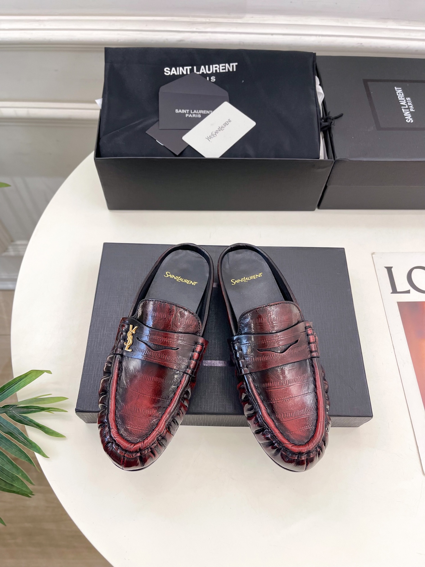 SAIN*LAURENT  圣罗兰 2025早春新品 YSL 穆勒鞋 包头半拖鞋上新☑️
———————