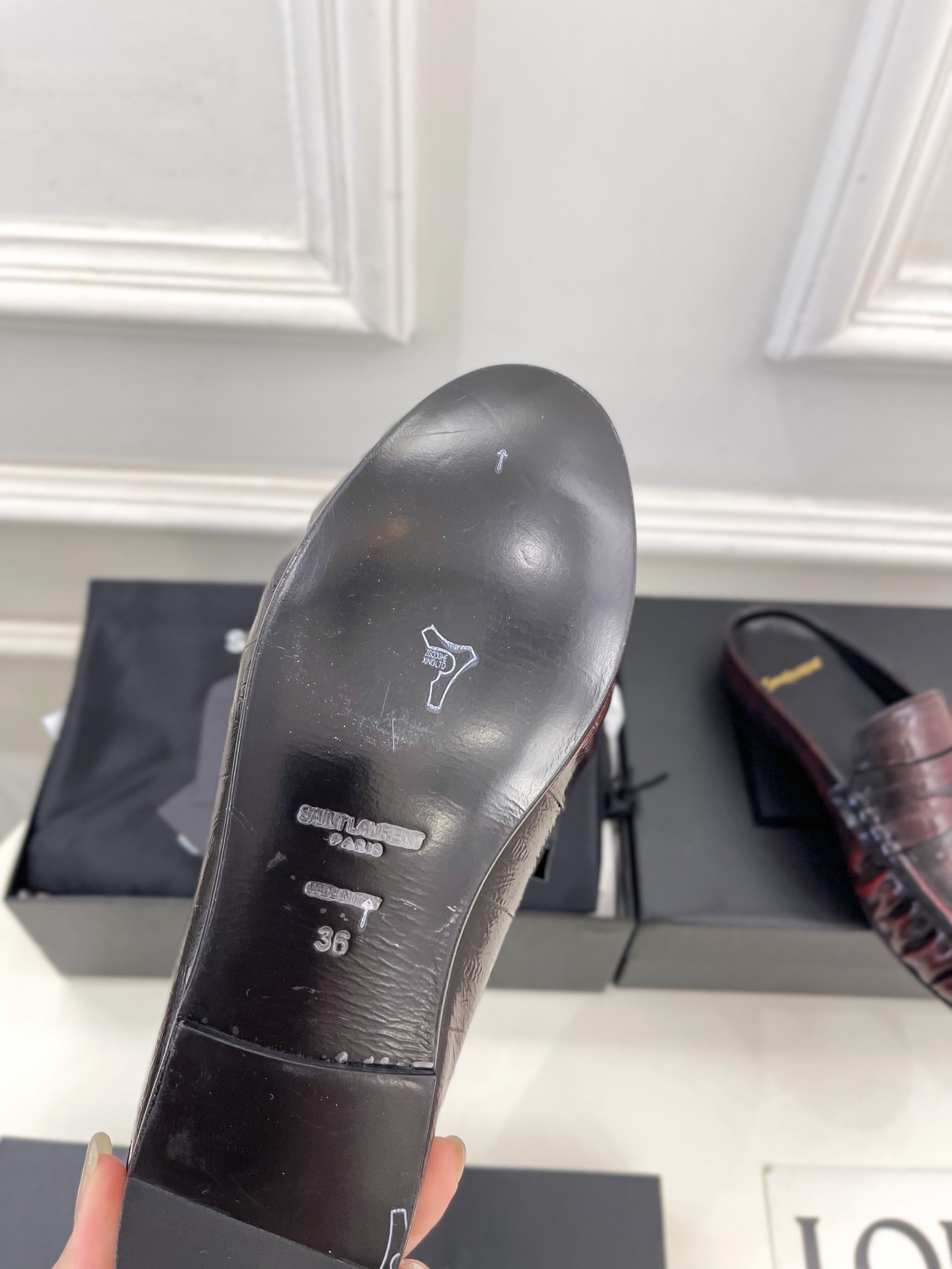 SAIN*LAURENT  圣罗兰 2025早春新品 YSL 穆勒鞋 包头半拖鞋上新☑️
———————