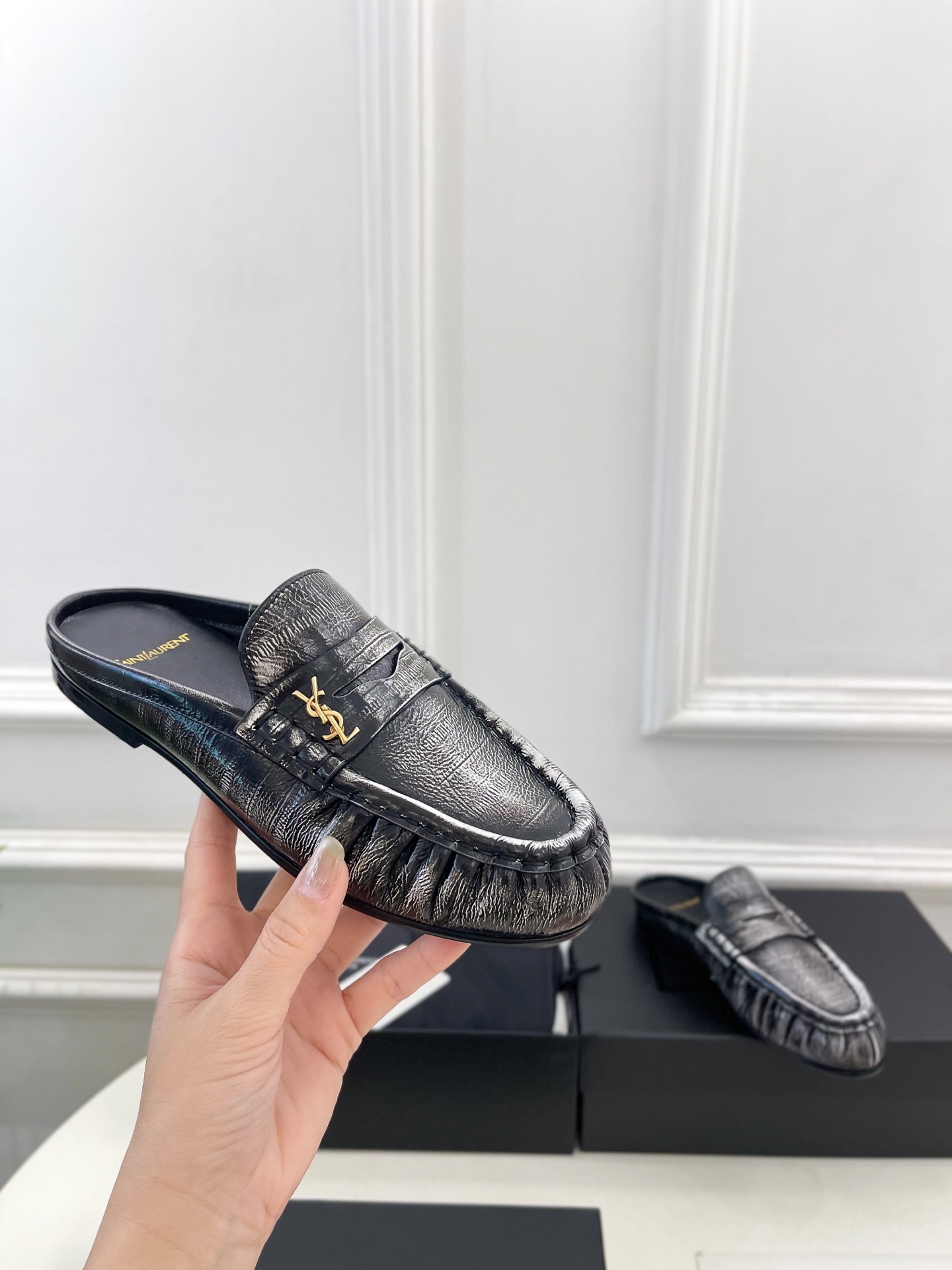 SAIN*LAURENT  圣罗兰 2025早春新品 YSL 穆勒鞋 包头半拖鞋上新☑️
———————