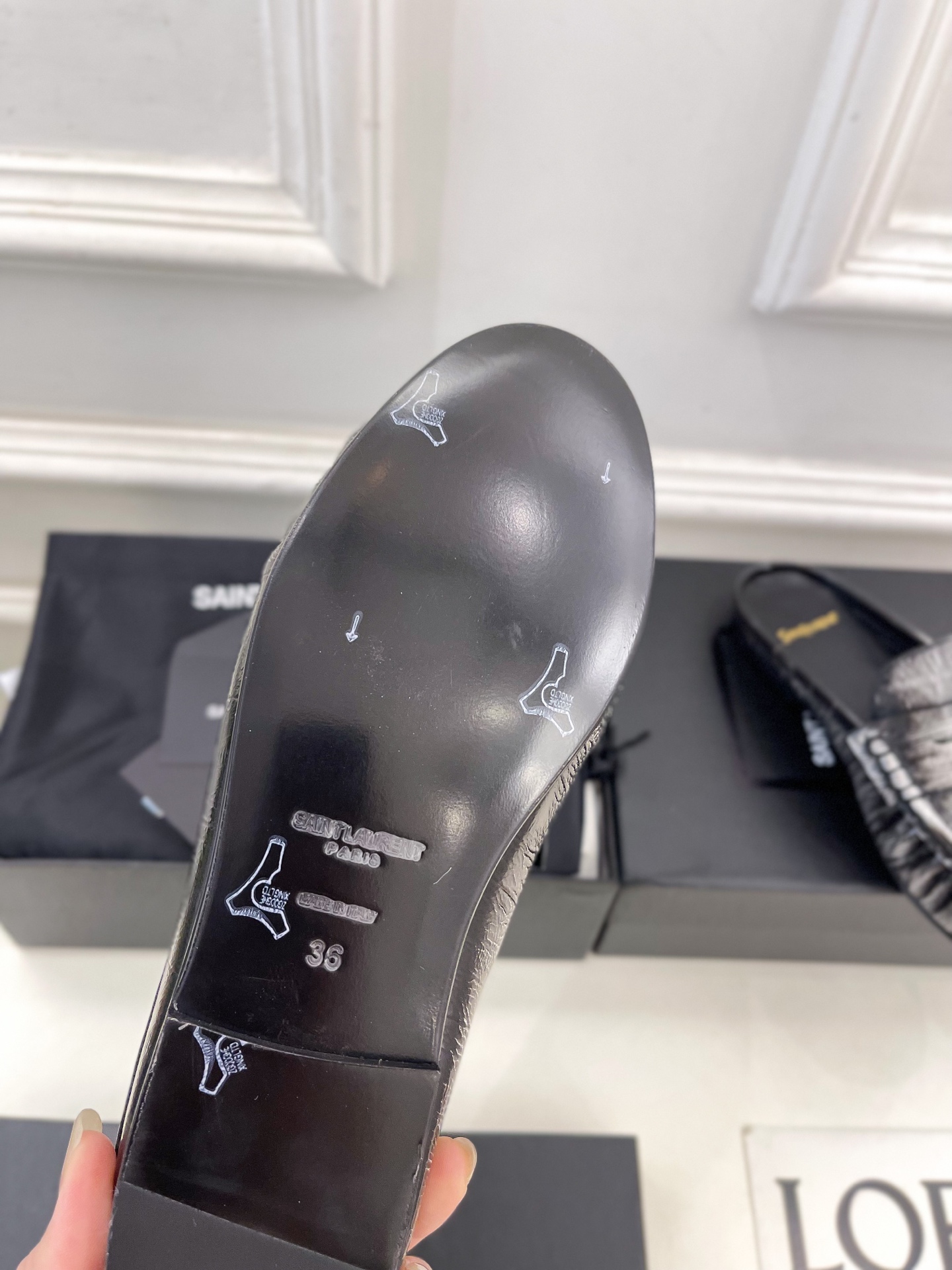 SAIN*LAURENT  圣罗兰 2025早春新品 YSL 穆勒鞋 包头半拖鞋上新☑️
———————