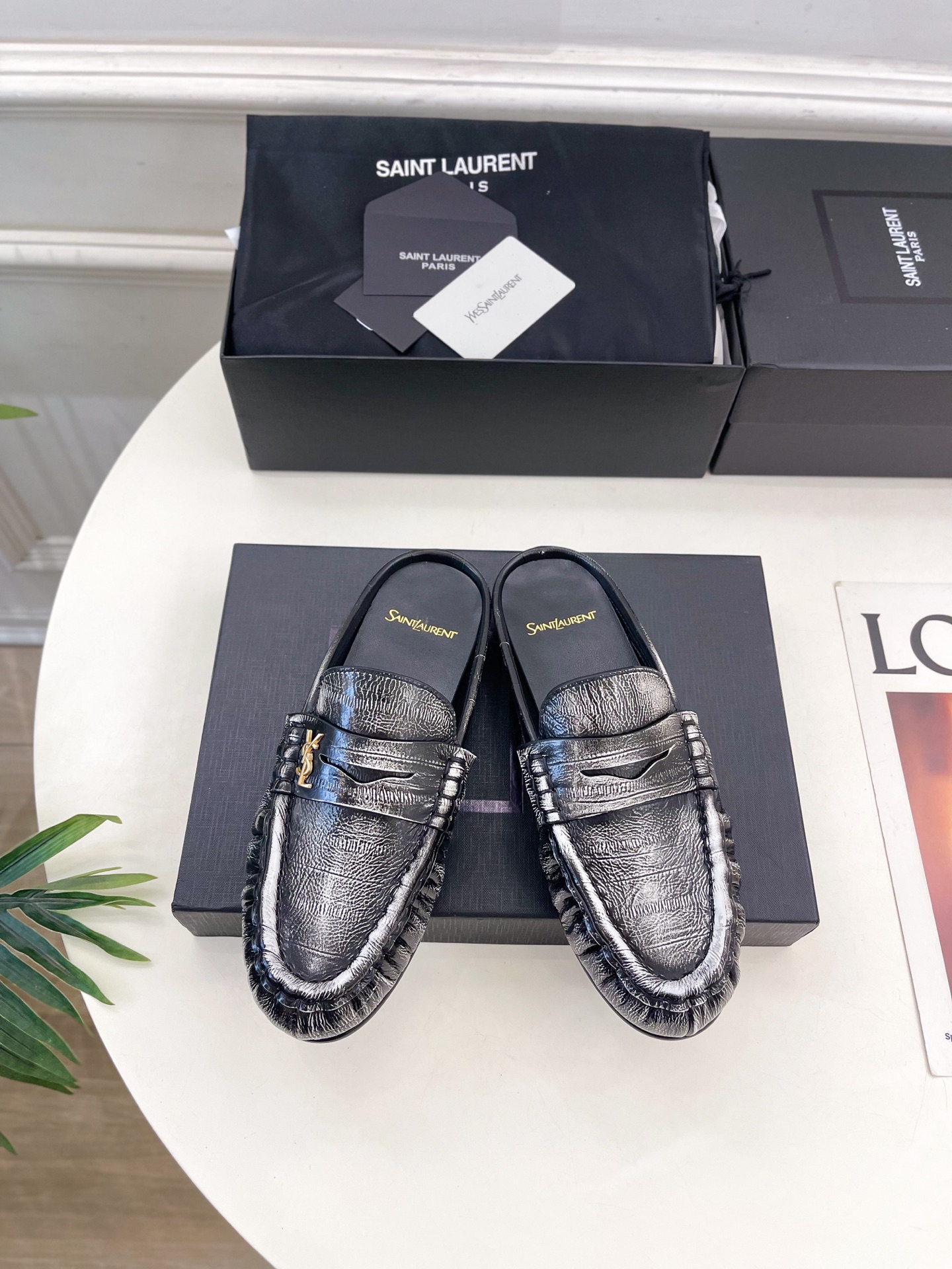 SAIN*LAURENT  圣罗兰 2025早春新品 YSL 穆勒鞋 包头半拖鞋上新☑️
———————