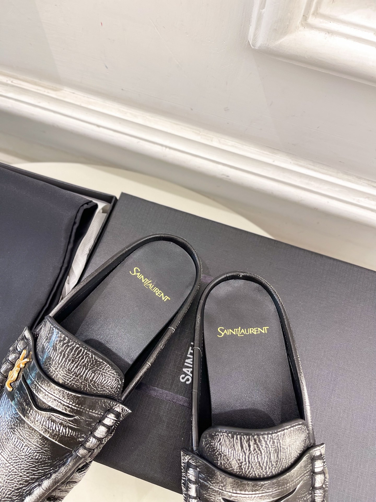 SAIN*LAURENT  圣罗兰 2025早春新品 YSL 穆勒鞋 包头半拖鞋上新☑️
———————