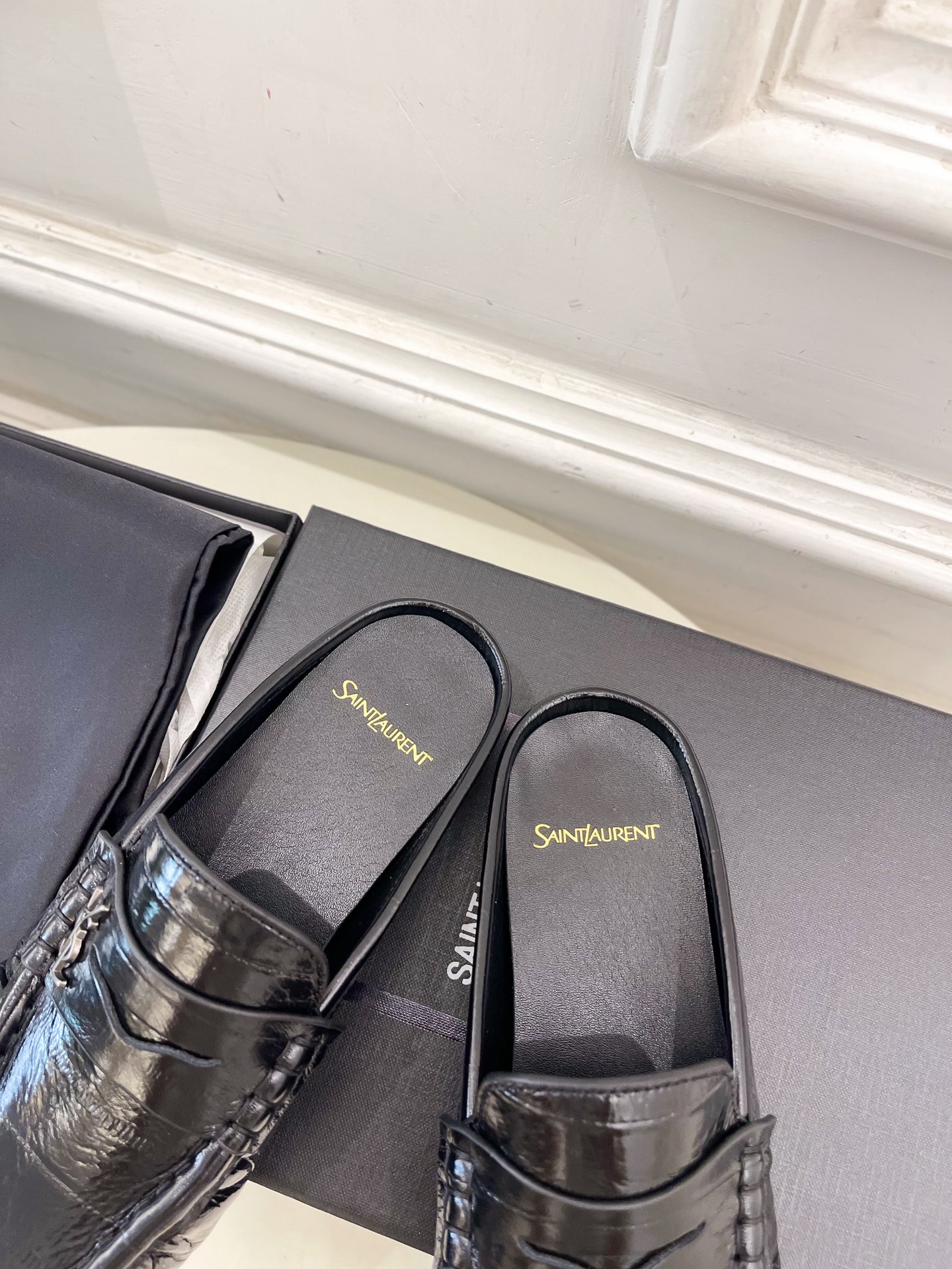 SAIN*LAURENT  圣罗兰 2025早春新品 YSL 穆勒鞋 包头半拖鞋上新☑️
———————