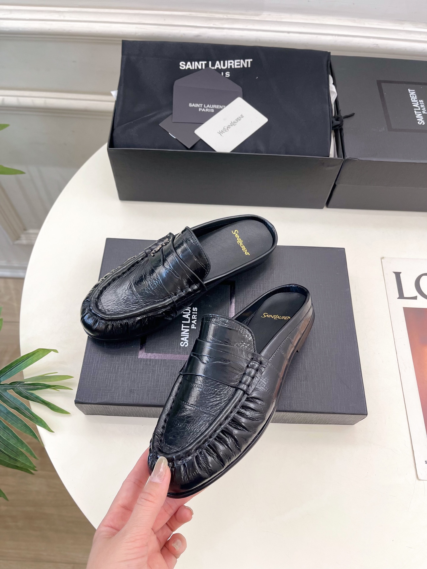 SAIN*LAURENT  圣罗兰 2025早春新品 YSL 穆勒鞋 包头半拖鞋上新☑️
———————