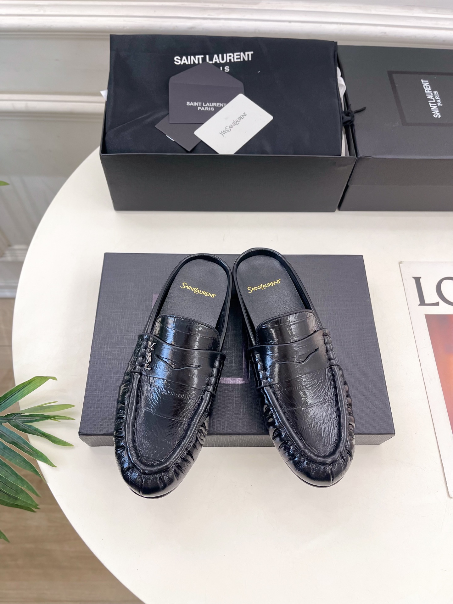 SAIN*LAURENT  圣罗兰 2025早春新品 YSL 穆勒鞋 包头半拖鞋上新☑️
———————