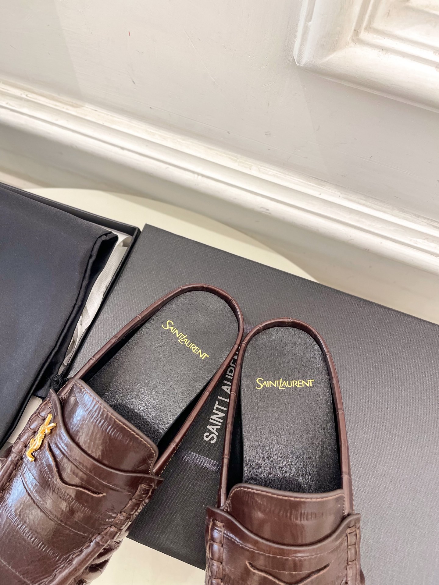 SAIN*LAURENT  圣罗兰 2025早春新品 YSL 穆勒鞋 包头半拖鞋上新☑️
———————