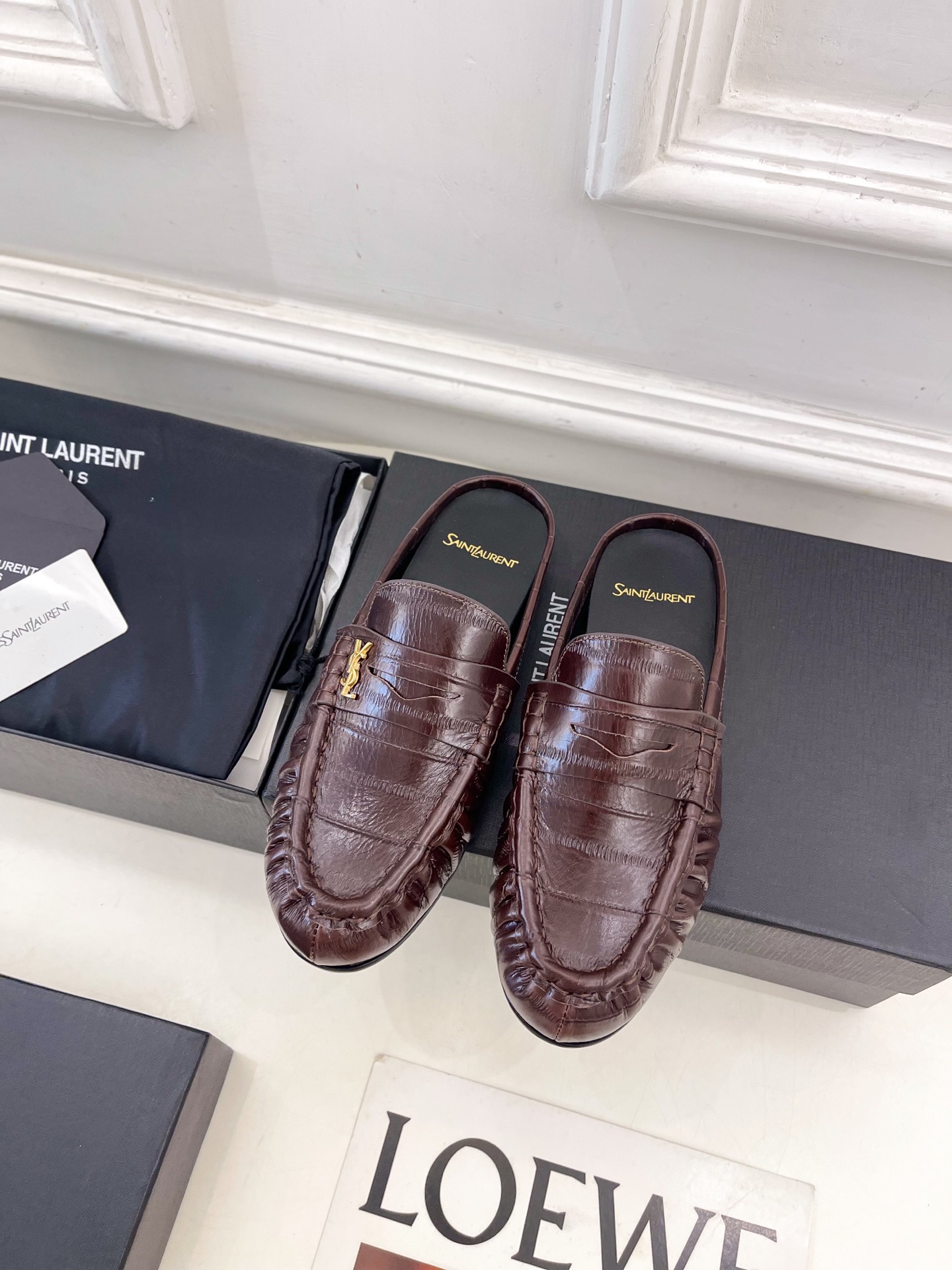SAIN*LAURENT  圣罗兰 2025早春新品 YSL 穆勒鞋 包头半拖鞋上新☑️
———————
