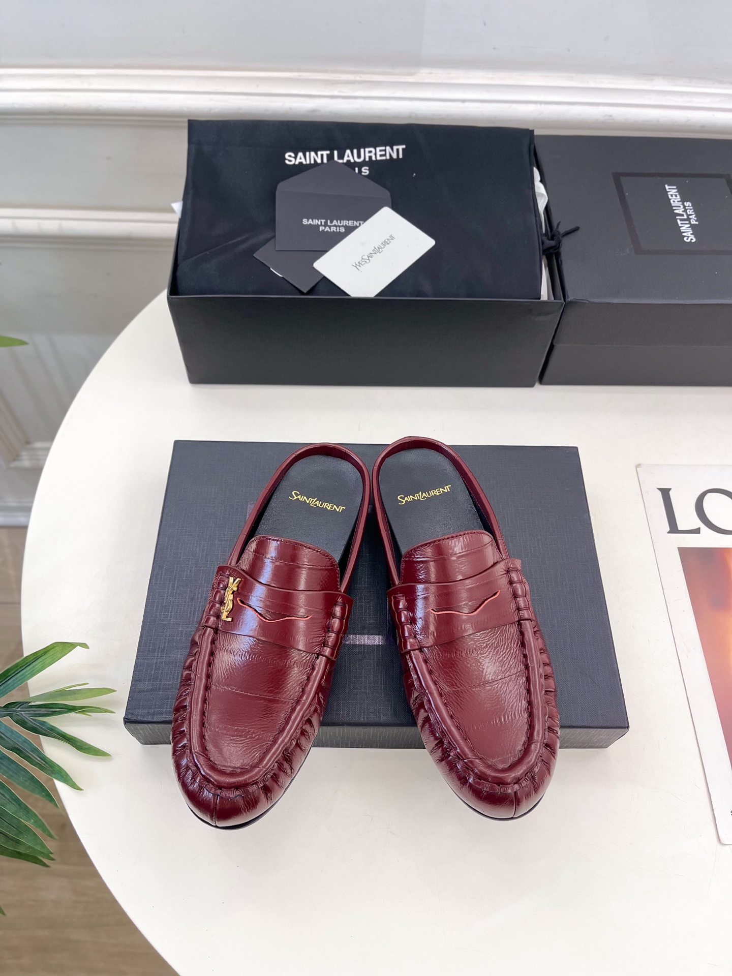 SAIN*LAURENT  圣罗兰 2025早春新品 YSL 穆勒鞋 包头半拖鞋上新☑️
———————