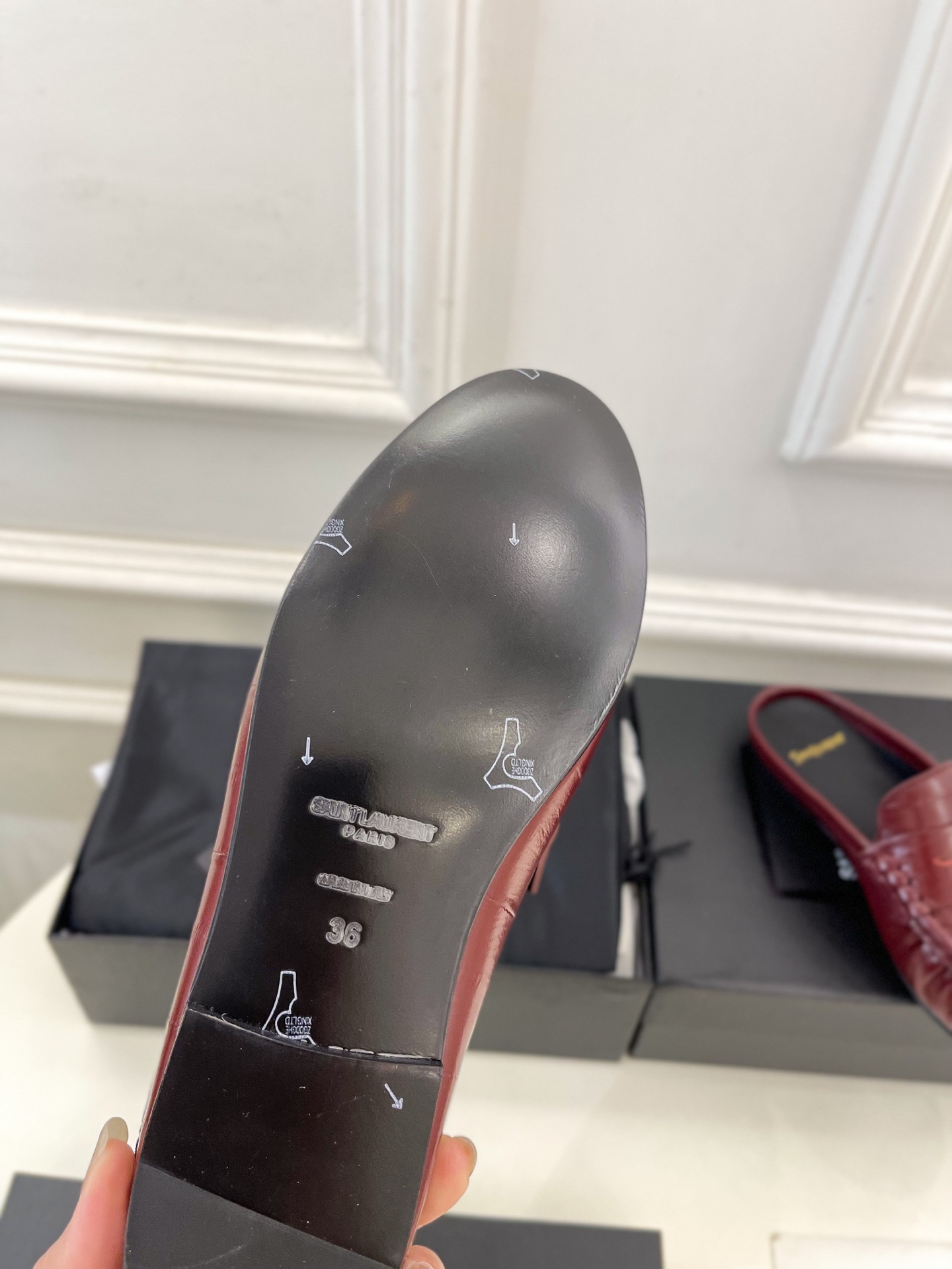 SAIN*LAURENT  圣罗兰 2025早春新品 YSL 穆勒鞋 包头半拖鞋上新☑️
———————