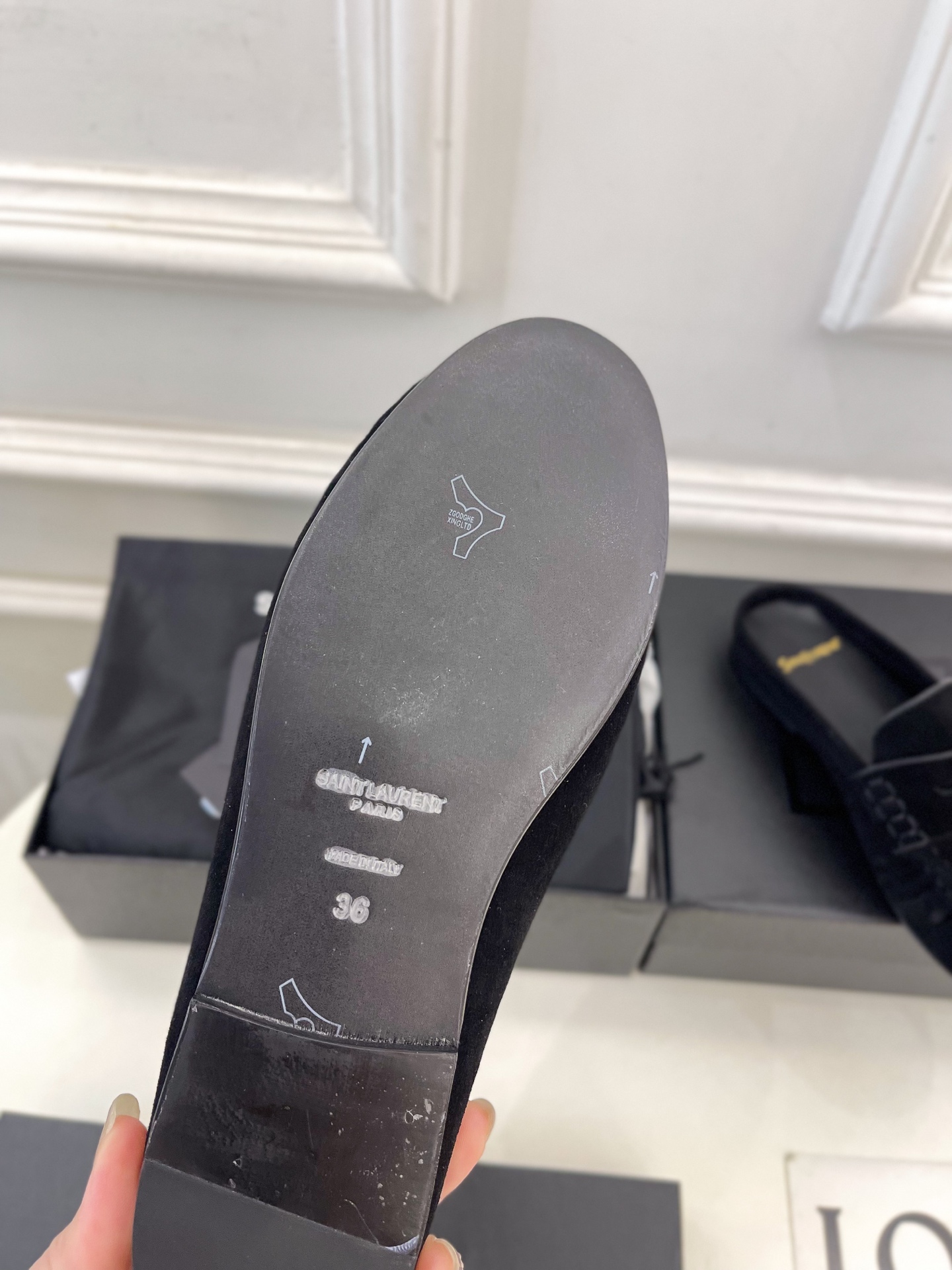 SAIN*LAURENT  圣罗兰 2025早春新品 YSL 穆勒鞋 包头半拖鞋上新☑️
———————