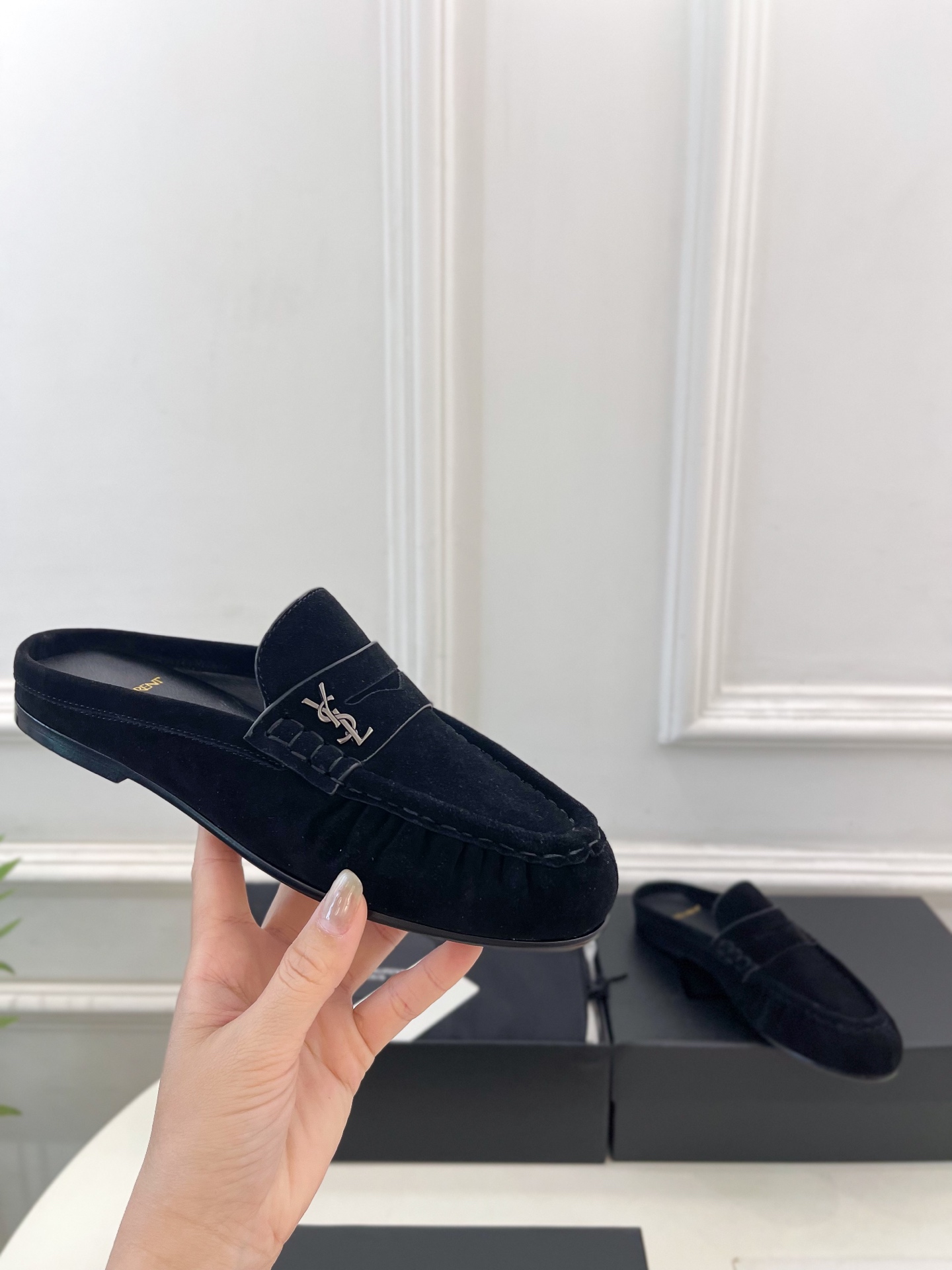 SAIN*LAURENT  圣罗兰 2025早春新品 YSL 穆勒鞋 包头半拖鞋上新☑️
———————