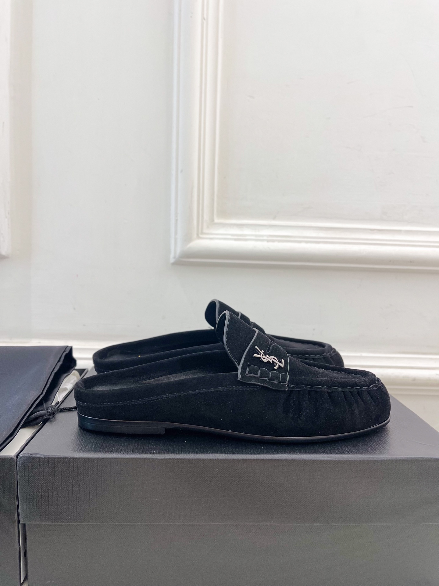 SAIN*LAURENT  圣罗兰 2025早春新品 YSL 穆勒鞋 包头半拖鞋上新☑️
———————