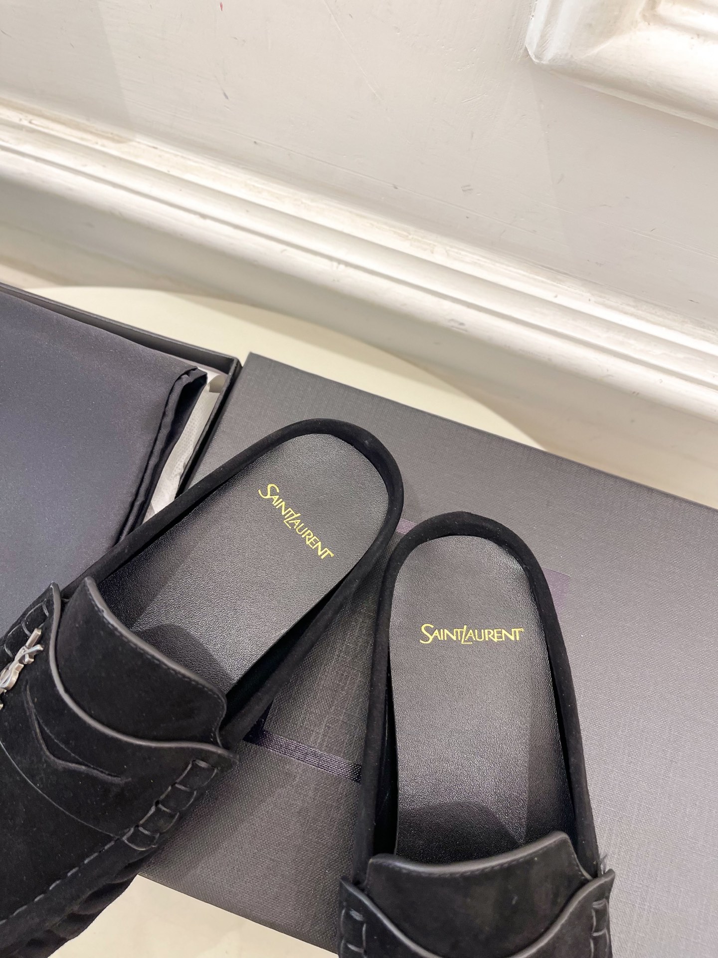 SAIN*LAURENT  圣罗兰 2025早春新品 YSL 穆勒鞋 包头半拖鞋上新☑️
———————