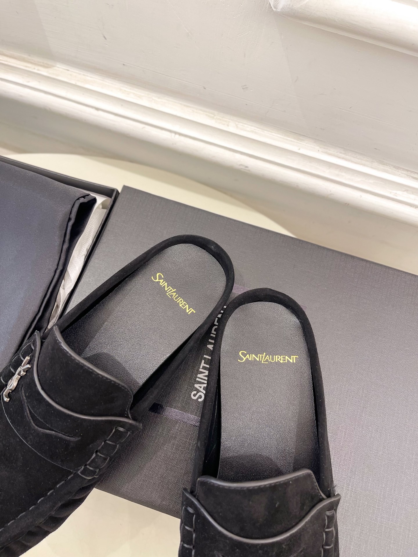 SAIN*LAURENT  圣罗兰 2025早春新品 YSL 穆勒鞋 包头半拖鞋上新☑️
———————