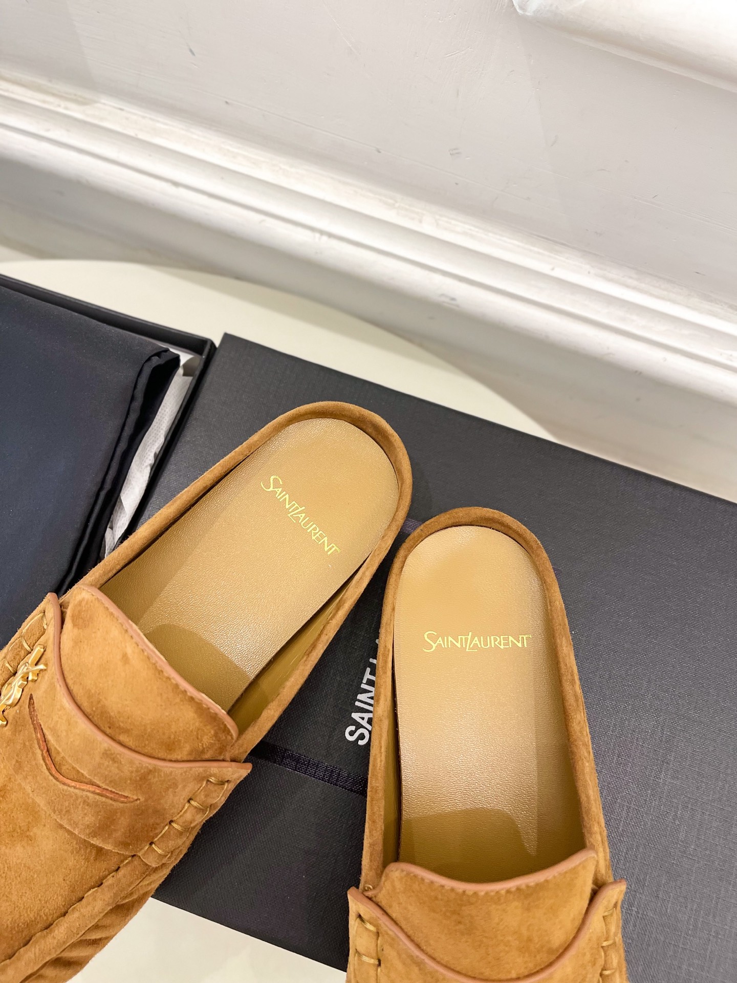 SAIN*LAURENT  圣罗兰 2025早春新品 YSL 穆勒鞋 包头半拖鞋上新☑️
———————
