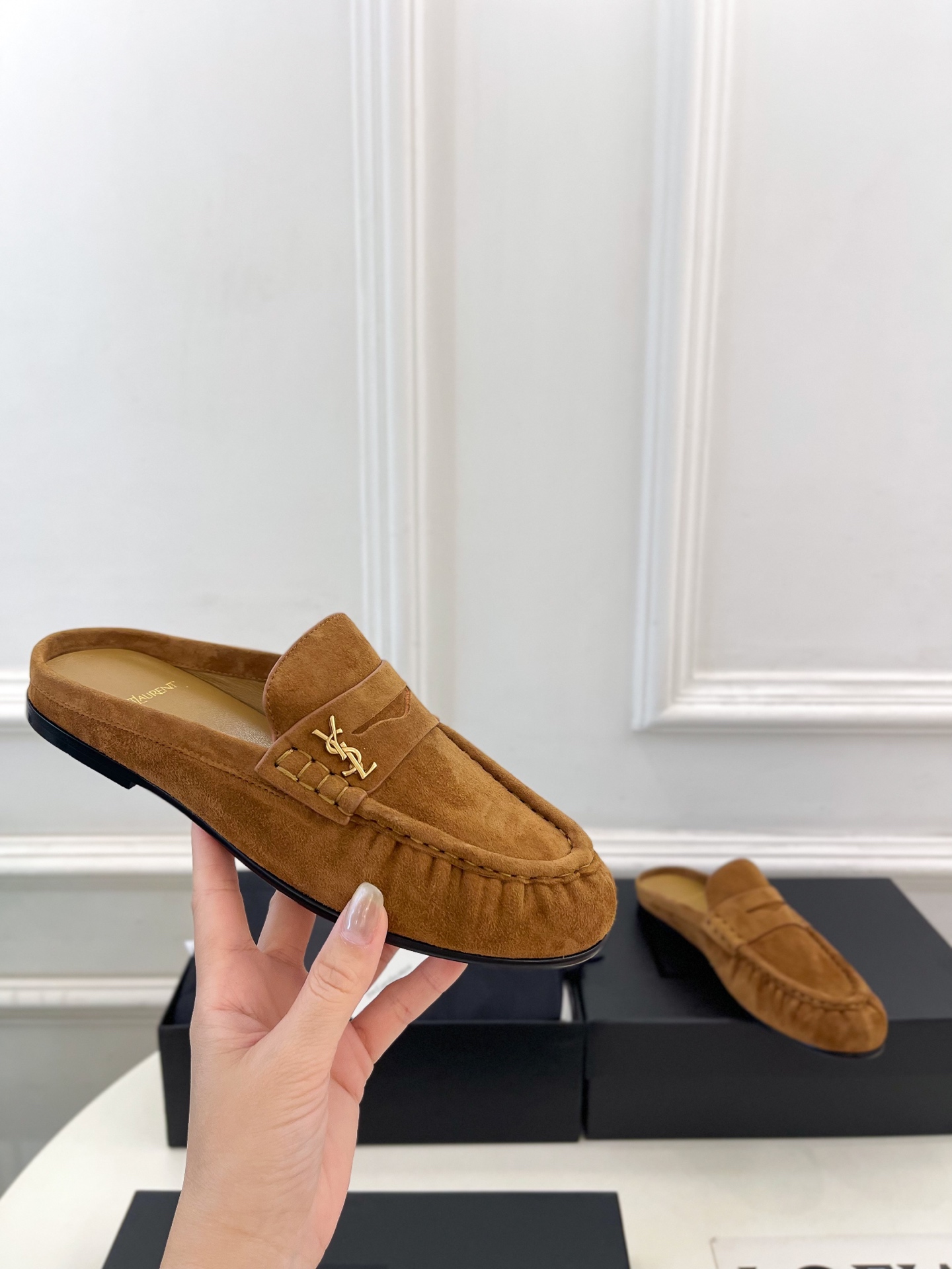 SAIN*LAURENT  圣罗兰 2025早春新品 YSL 穆勒鞋 包头半拖鞋上新☑️
———————