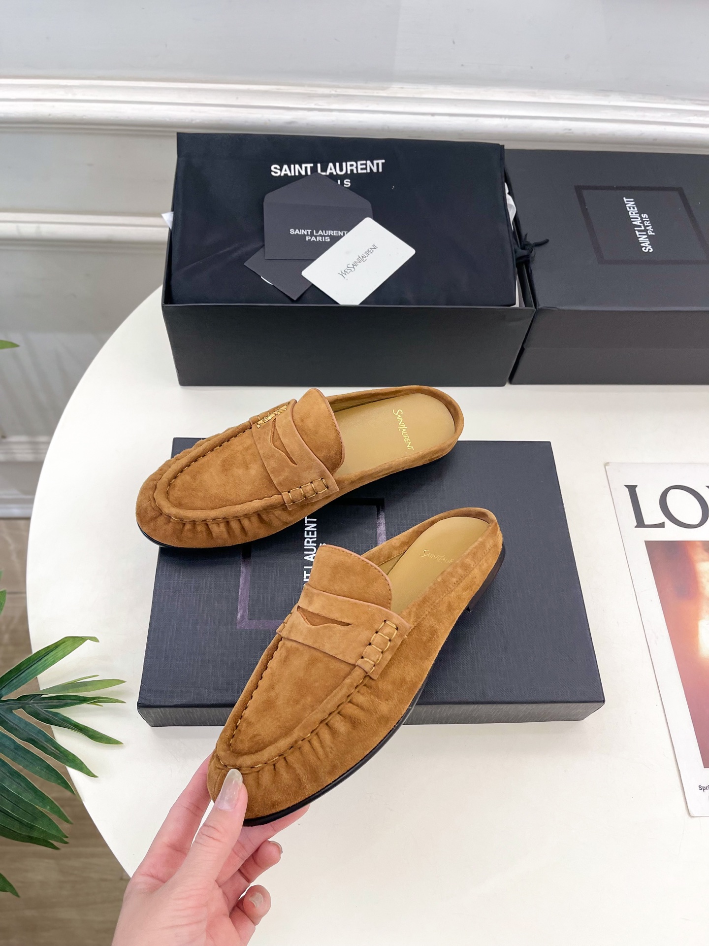SAIN*LAURENT  圣罗兰 2025早春新品 YSL 穆勒鞋 包头半拖鞋上新☑️
———————