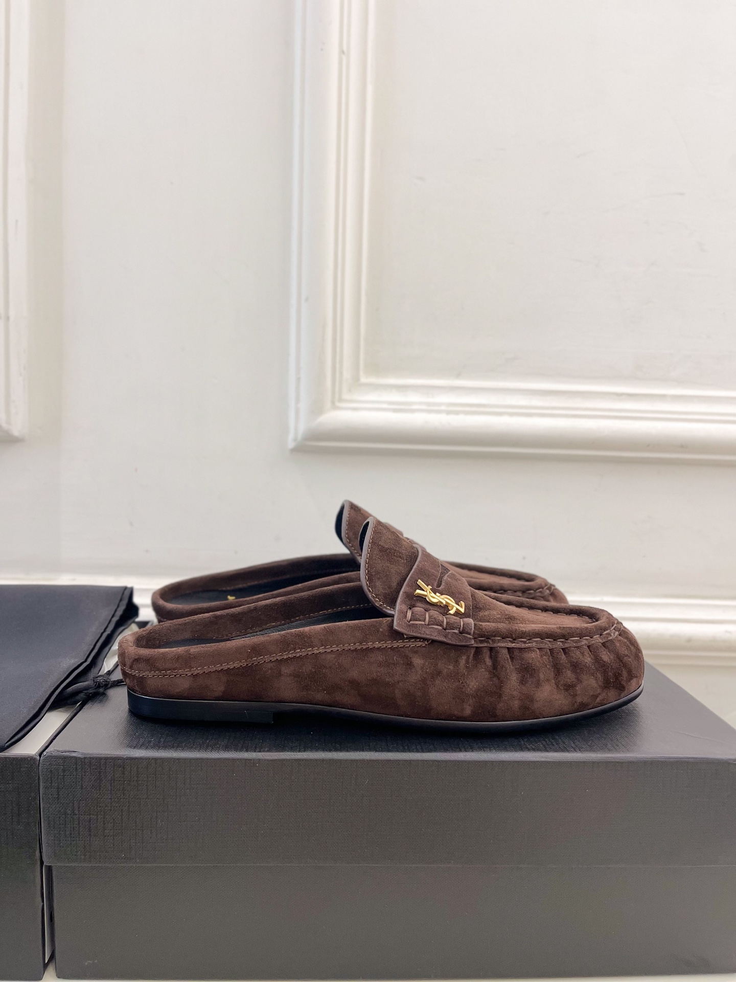 SAIN*LAURENT  圣罗兰 2025早春新品 YSL 穆勒鞋 包头半拖鞋上新☑️
———————
