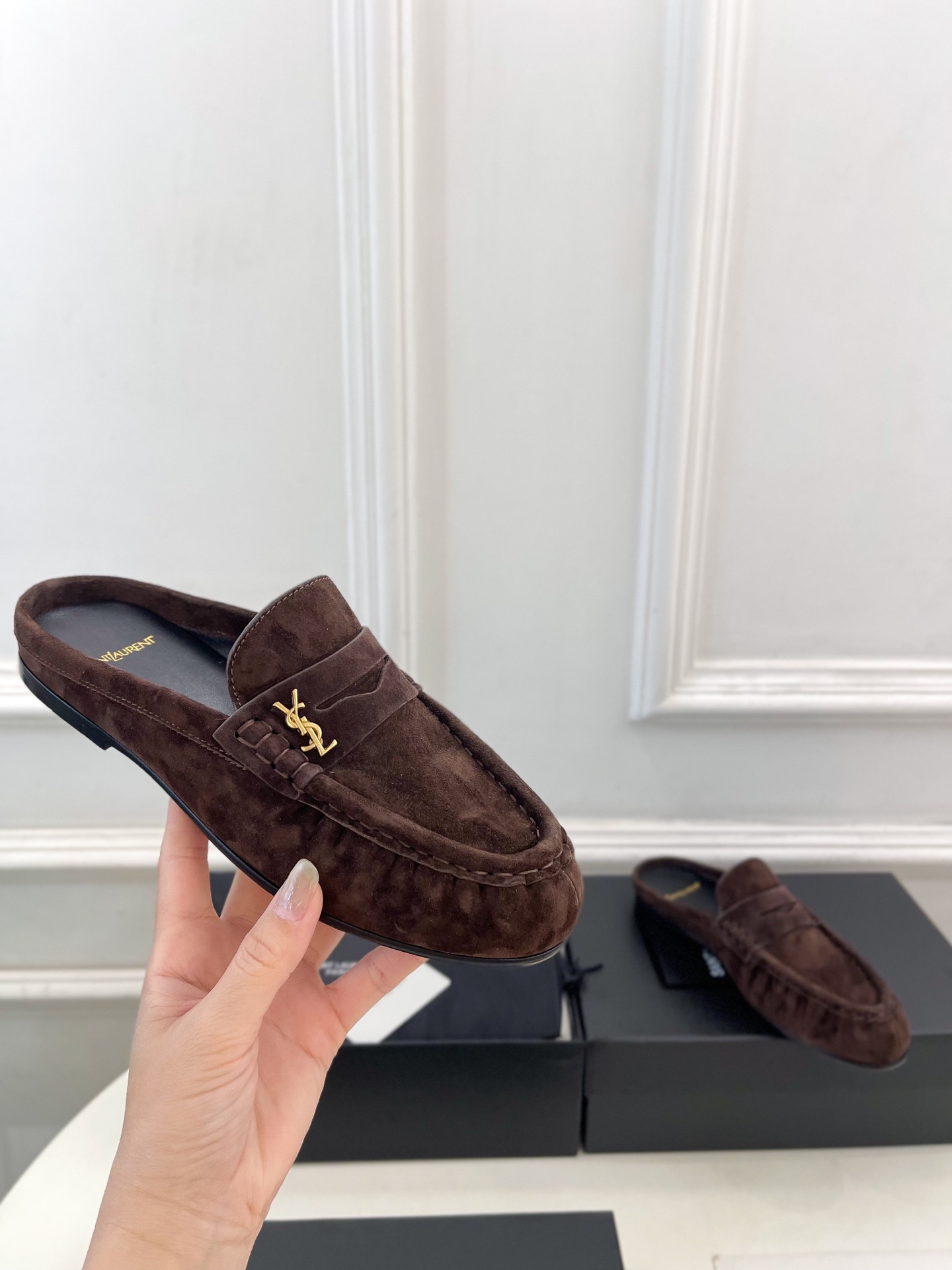 SAIN*LAURENT  圣罗兰 2025早春新品 YSL 穆勒鞋 包头半拖鞋上新☑️
———————