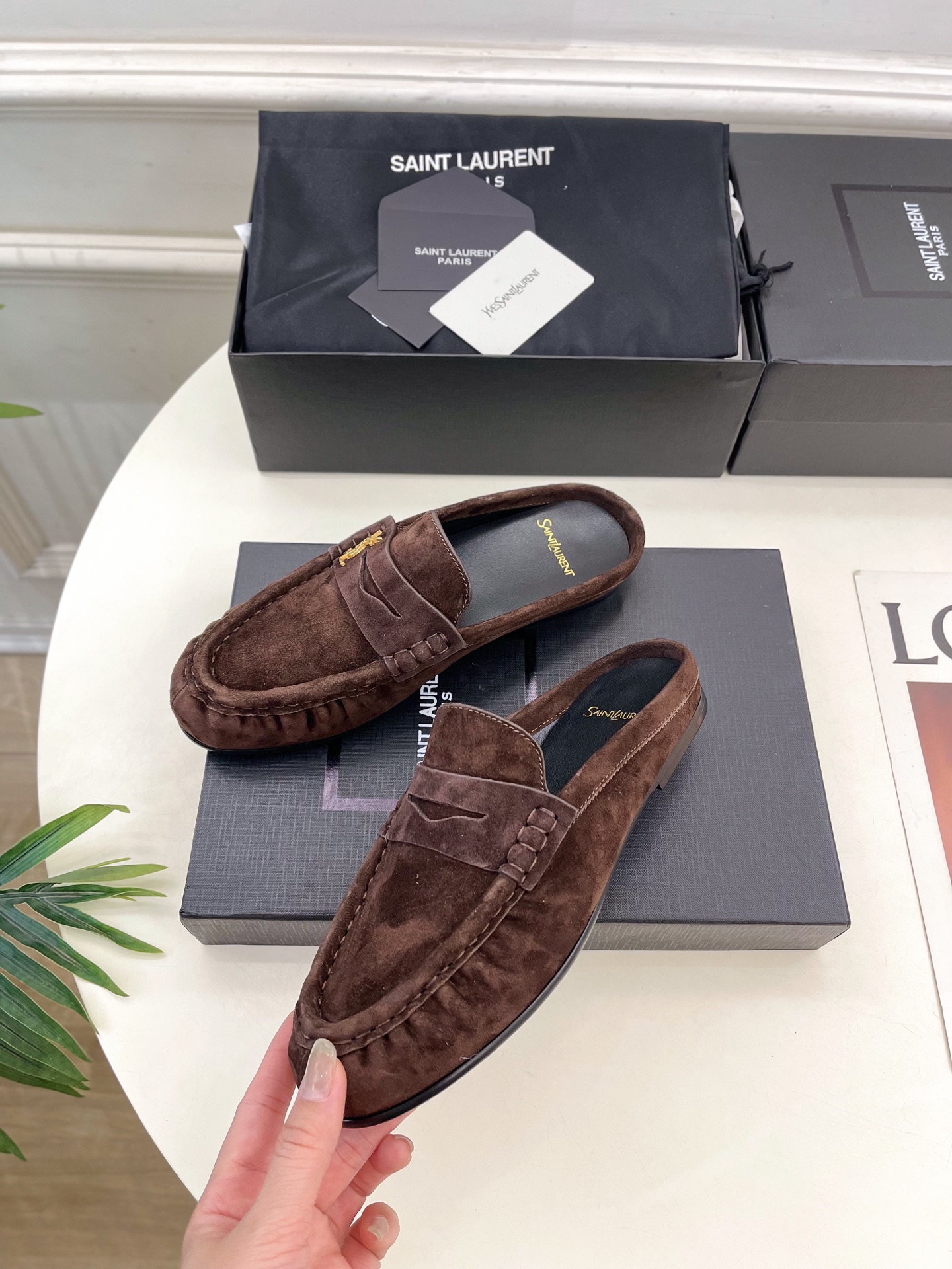 SAIN*LAURENT  圣罗兰 2025早春新品 YSL 穆勒鞋 包头半拖鞋上新☑️
———————