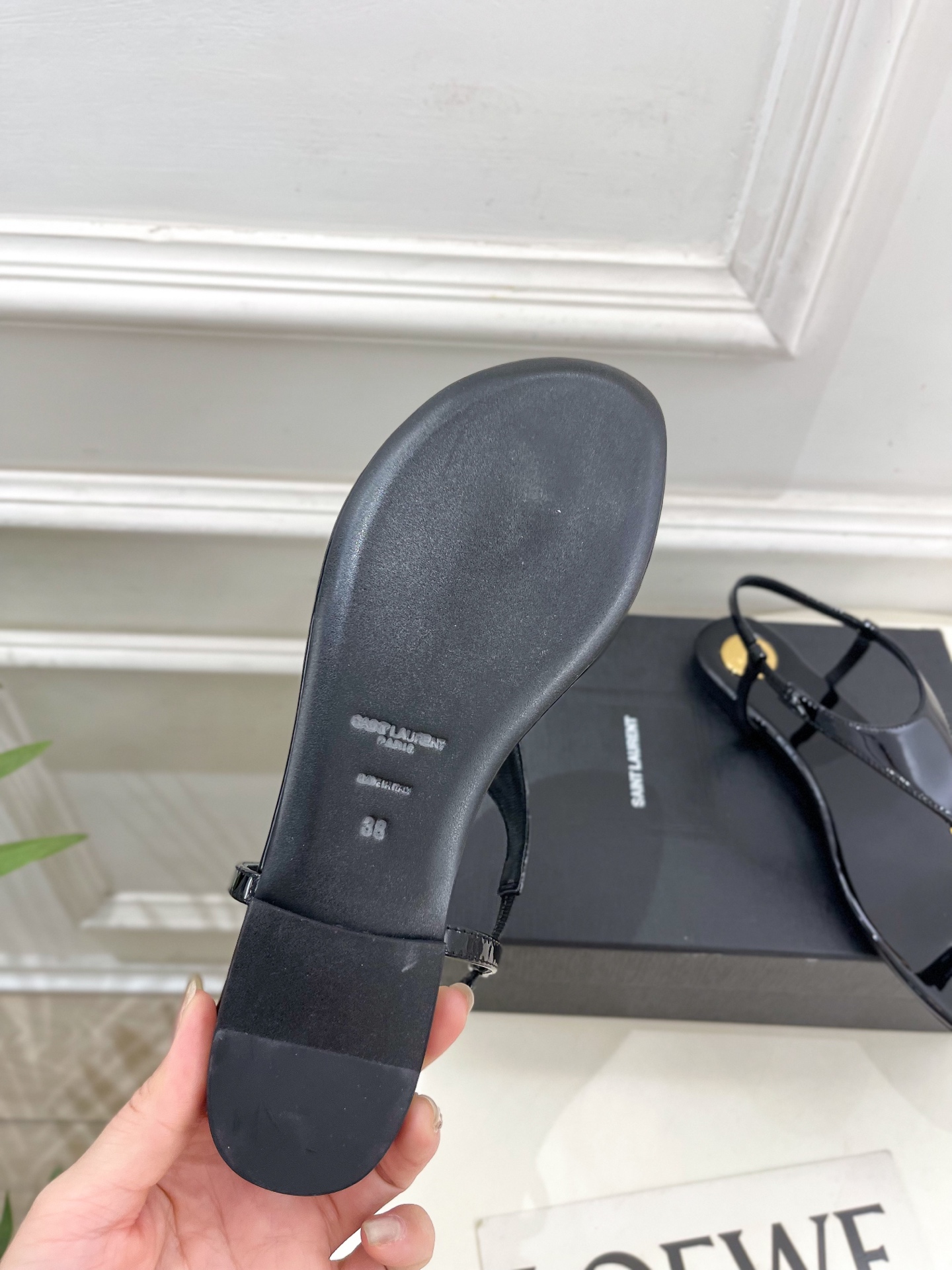 SAIN*LAURENT  圣罗兰 2025早春新品 YSL 夹脚凉鞋上新☑️
————————————