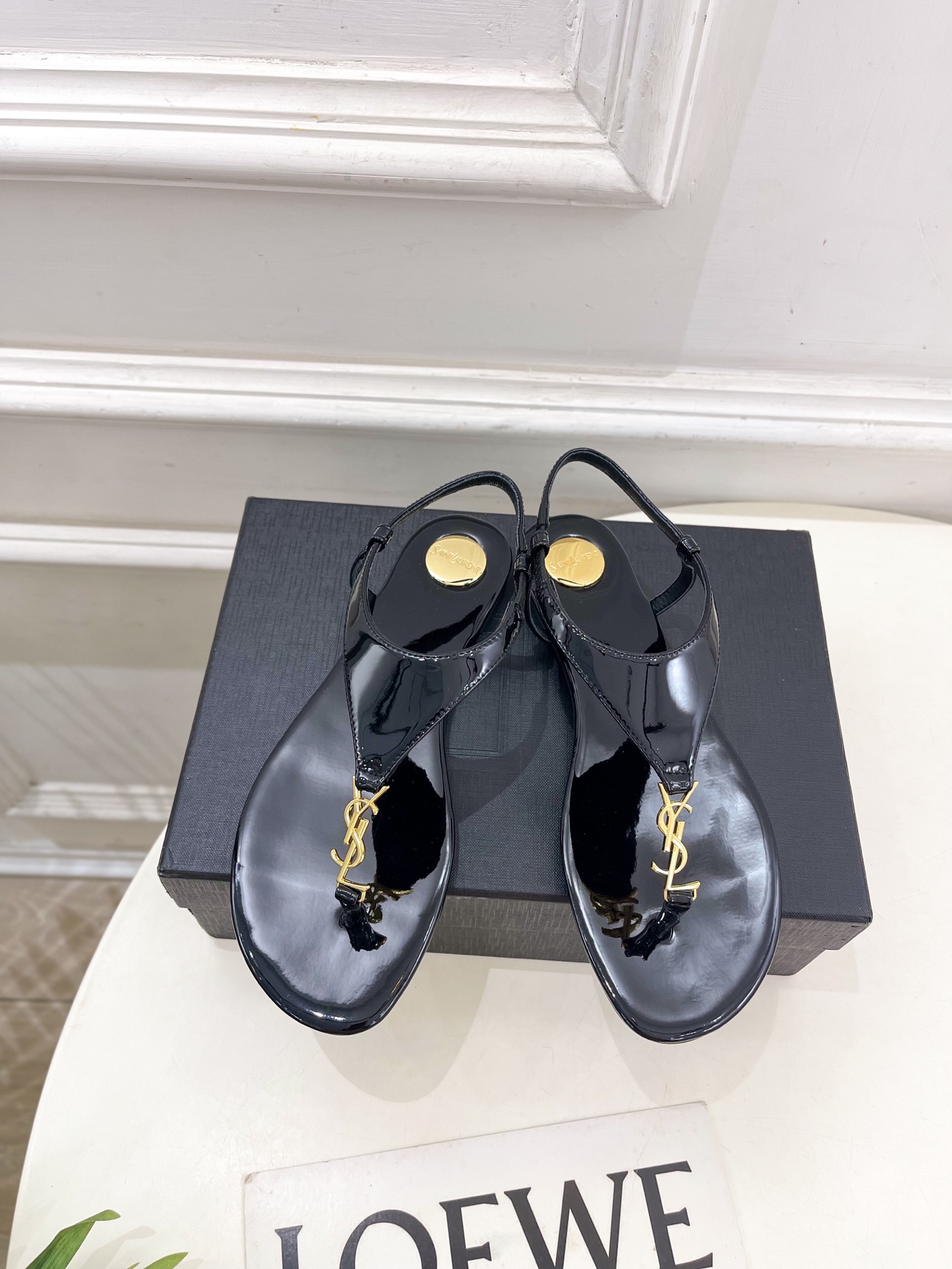 SAIN*LAURENT  圣罗兰 2025早春新品 YSL 夹脚凉鞋上新☑️
————————————