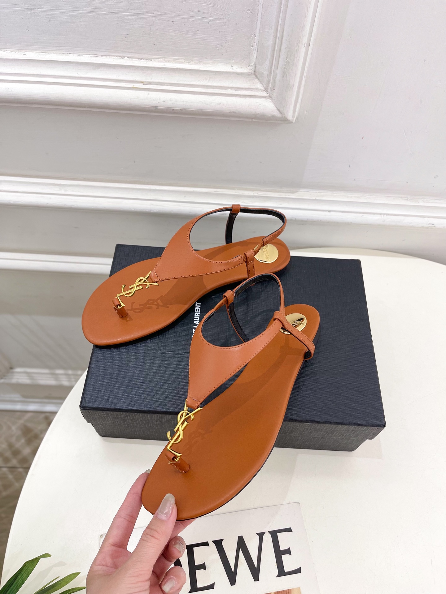 SAIN*LAURENT  圣罗兰 2025早春新品 YSL 夹脚凉鞋上新☑️
————————————