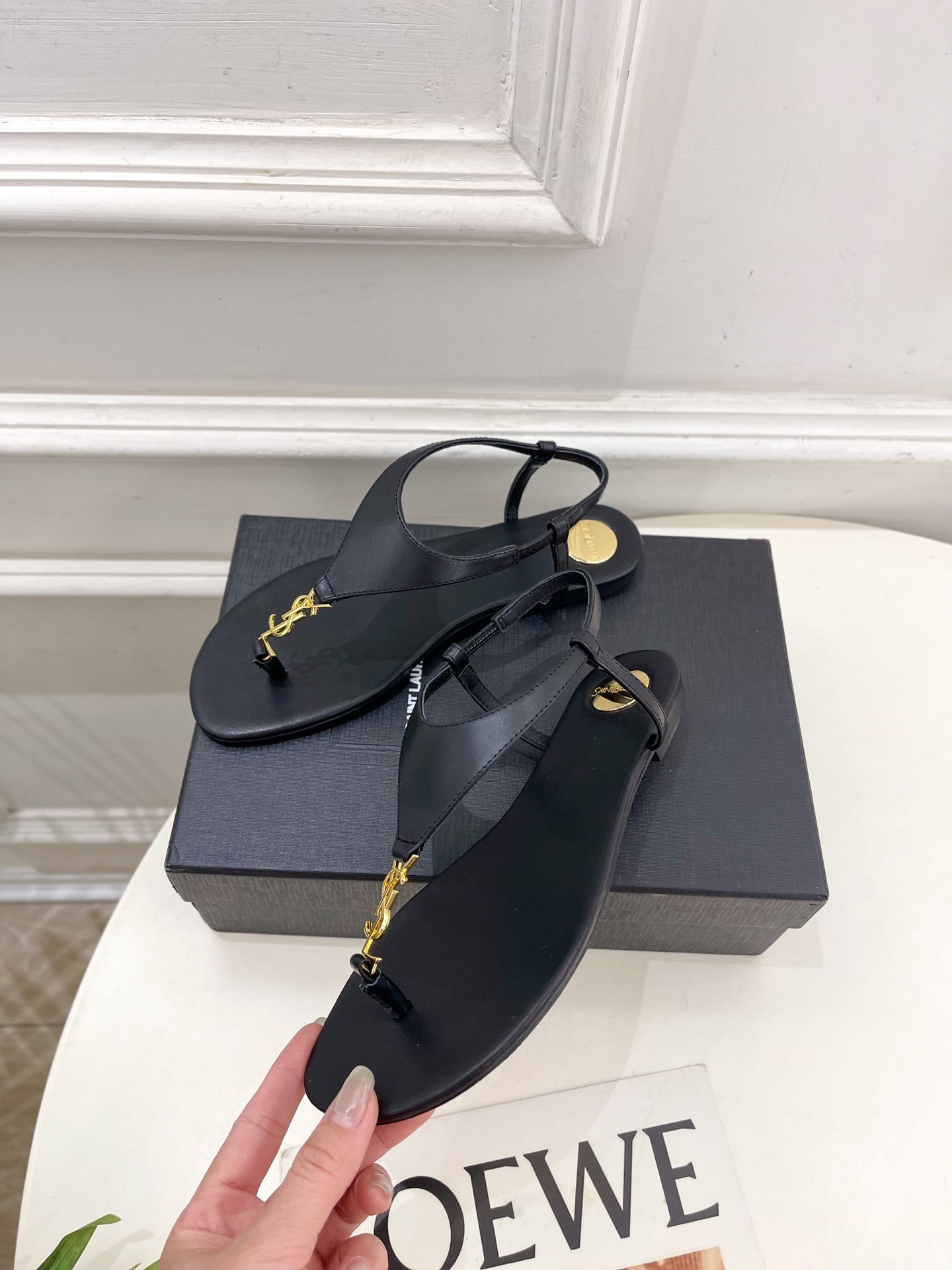 SAIN*LAURENT  圣罗兰 2025早春新品 YSL 夹脚凉鞋上新☑️
————————————