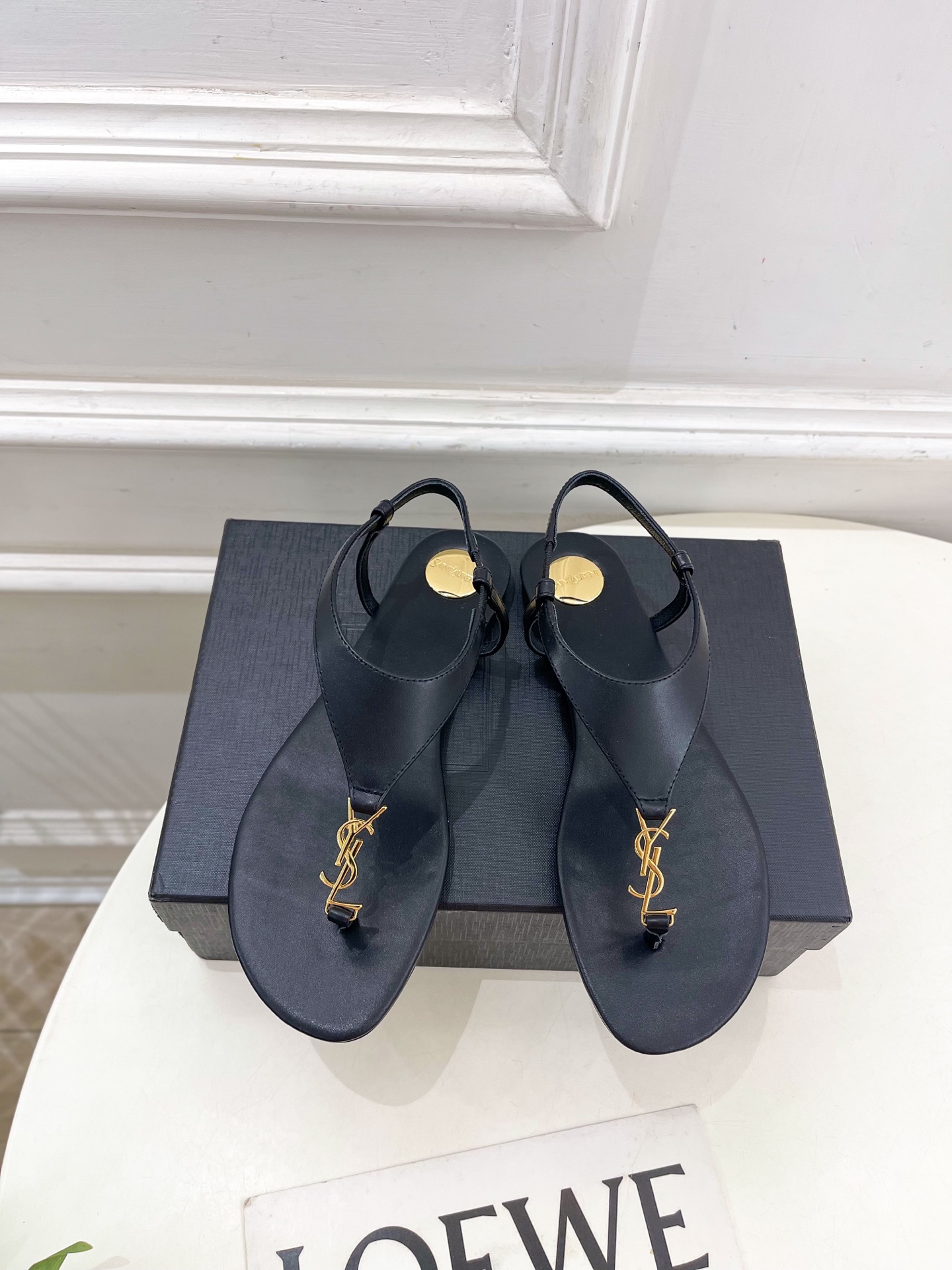 SAIN*LAURENT  圣罗兰 2025早春新品 YSL 夹脚凉鞋上新☑️
————————————