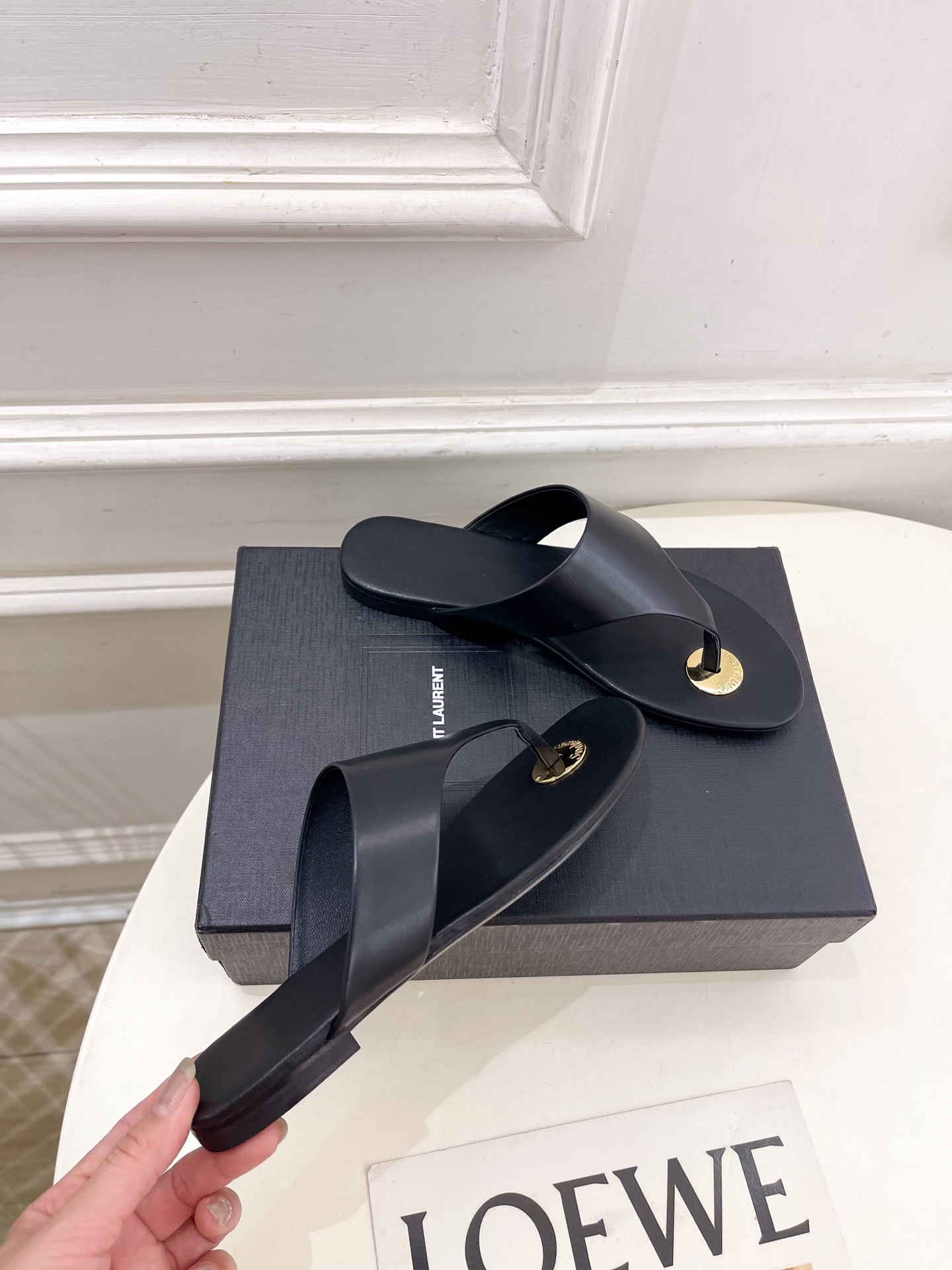 SAIN*LAURENT  圣罗兰 2025早春新品 YSL 夹脚拖鞋上新☑️
————————————
